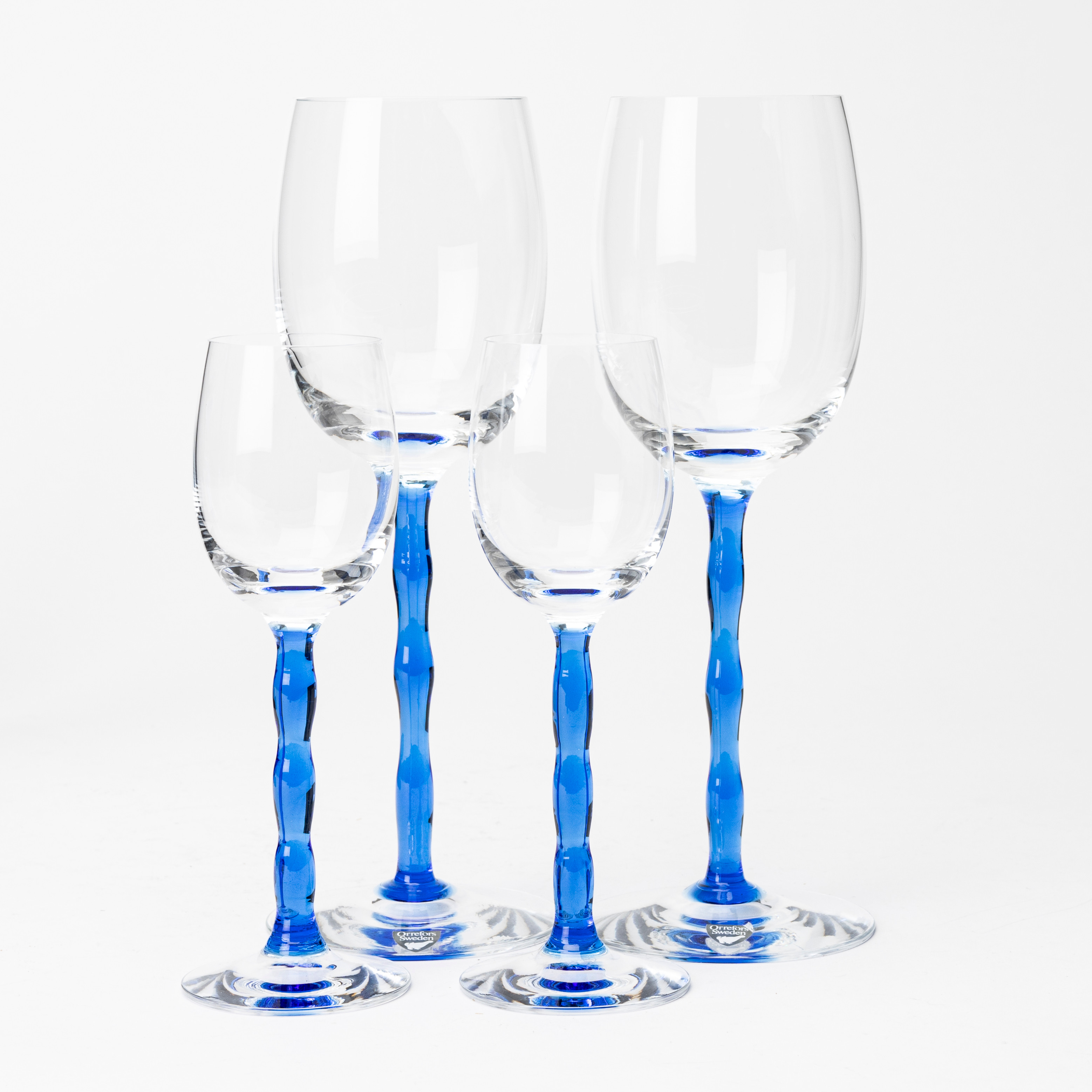 GUNNAR CYRÉN. 12 vinglas samt 4 starkvinsglas, "Nobel", Orrefors.