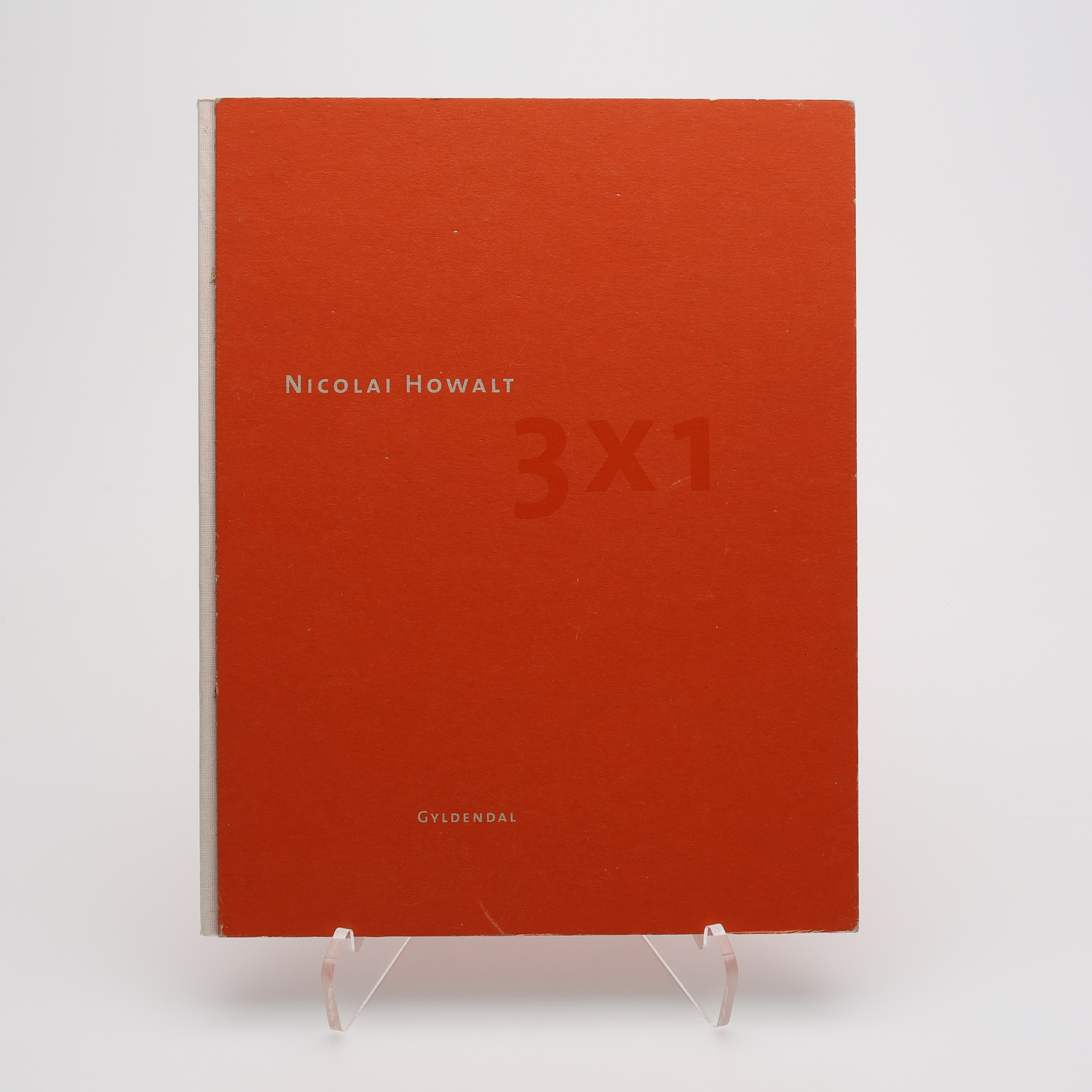 FOTO. DEN DANSKE FOTOGRAFEN NICOLAI HOWALTS "3X1" I FÖRSTA UPPLAGAN, 2001 - MED DATERAD DEDIKATION FRÅN NICOLAI HOWALT.