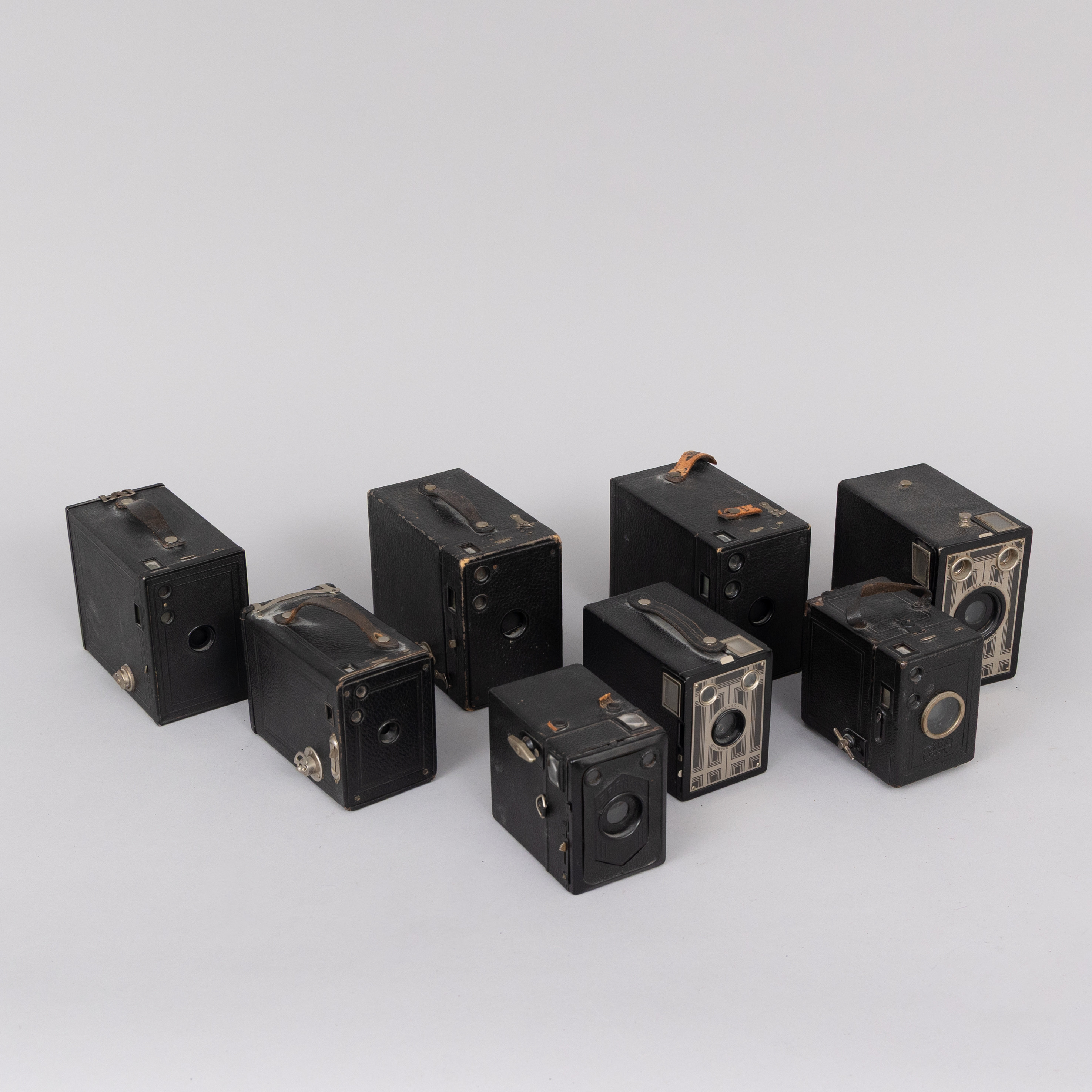 PARTI LÅDKAMEROR, 8 delar, mestadels Kodak, 1900-tal.