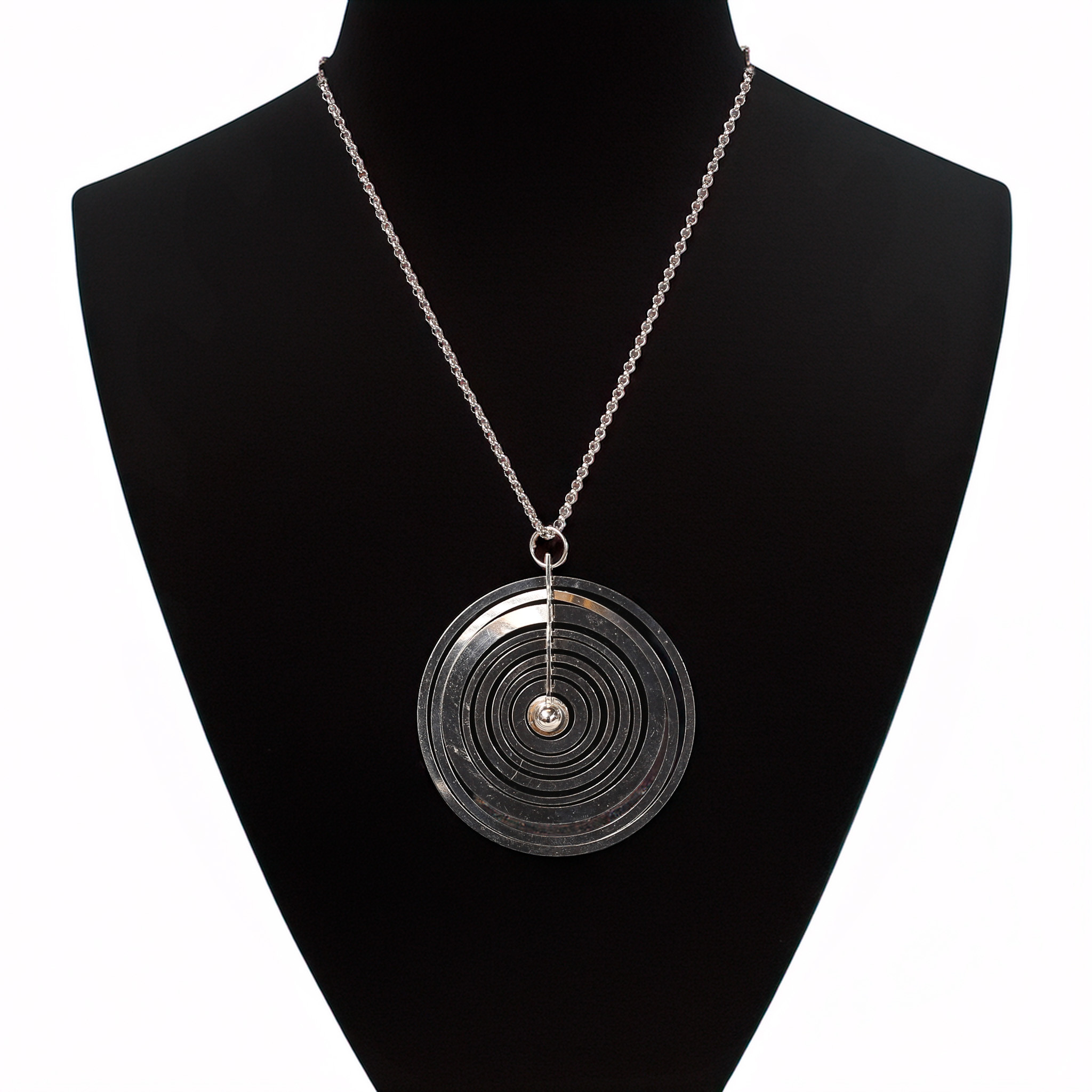 TAPIO WIRKKALA. Halssmycke, "Silvermoon",Sterlingsilver, Nestor Westerback Kultakeskus Oy, Finland. 1972,originalask.