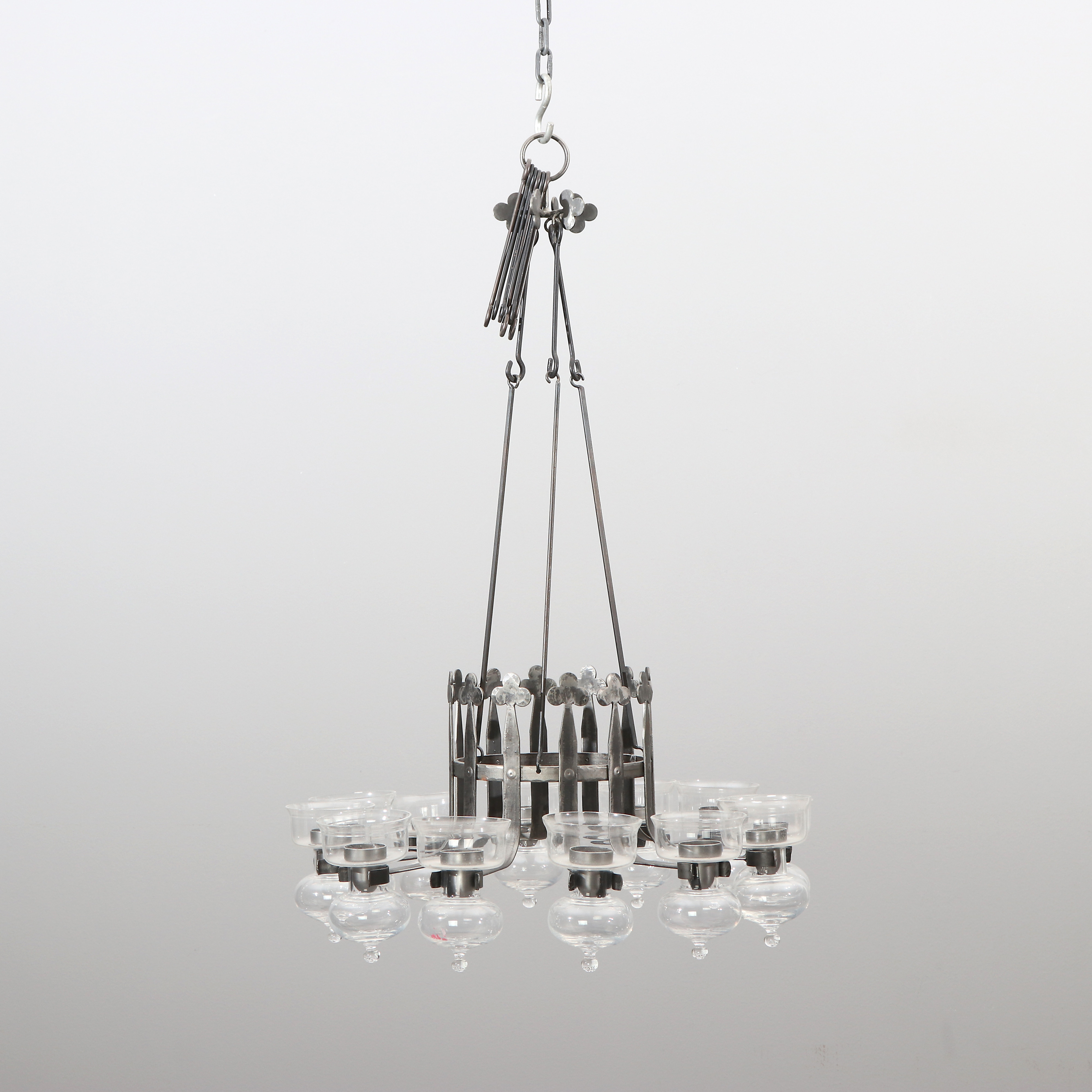 BERTIL VALLIEN. LJUSKRONA. Smide och glas. Boda Smide. 1900-talets andra hälft.