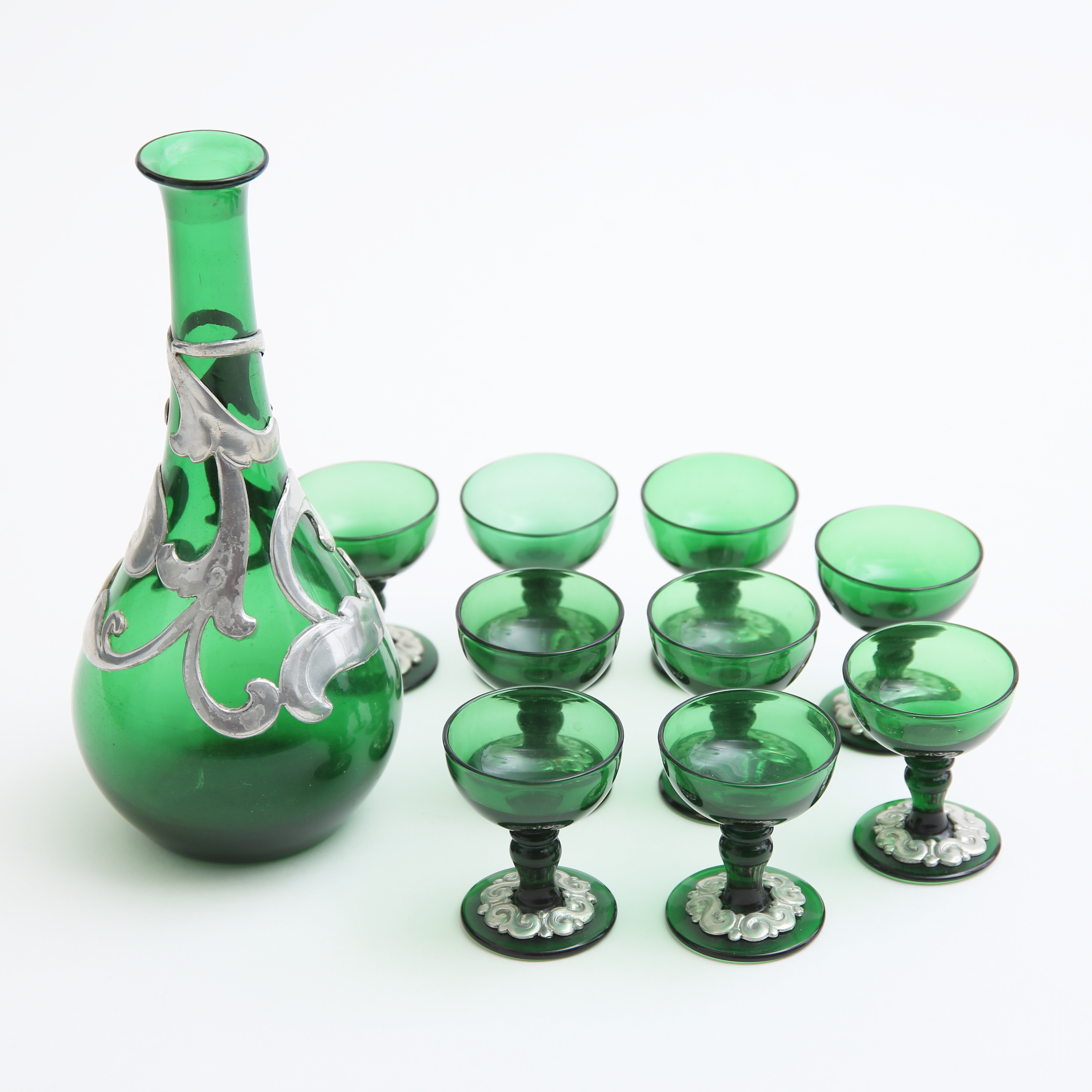 LIKÖRSERVIS, 10 delar, glas/tenn, 1900-talets första hälft.