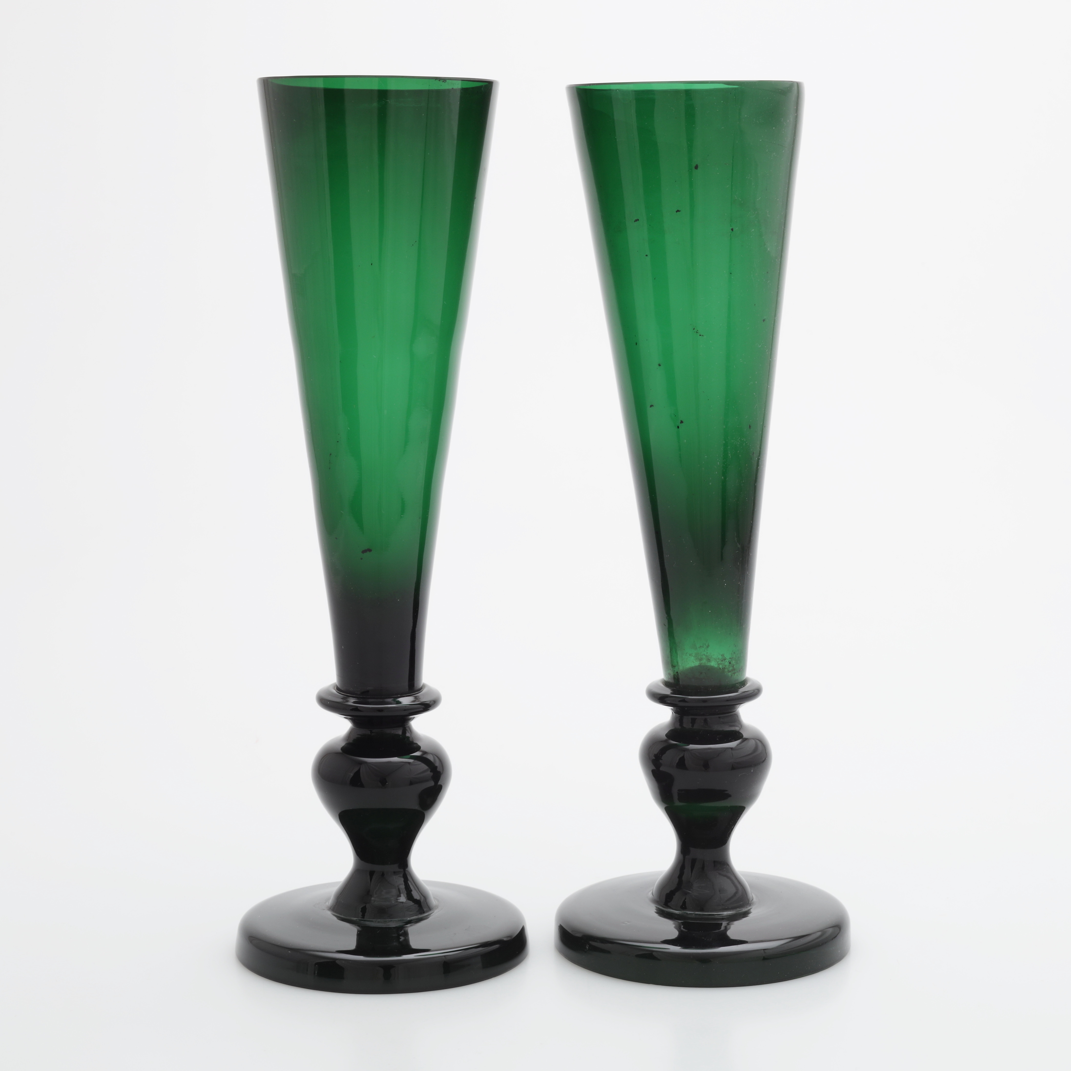 VASER, ett par, glas, art deco, 1900-talets första hälft.