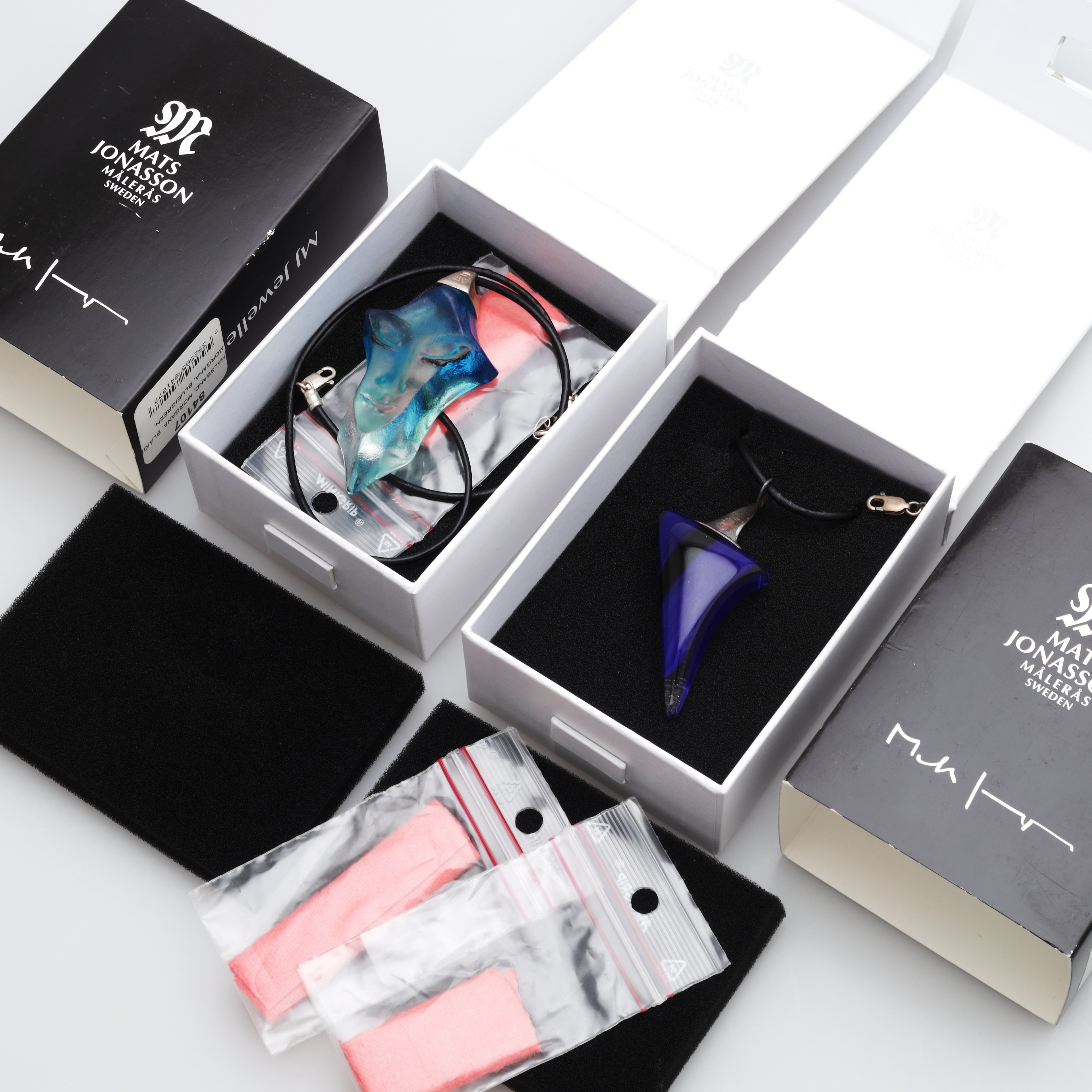 MATS JONASSON. Halsband med hängen, glas/sterlingsilver, Målerås, 2000-tal.