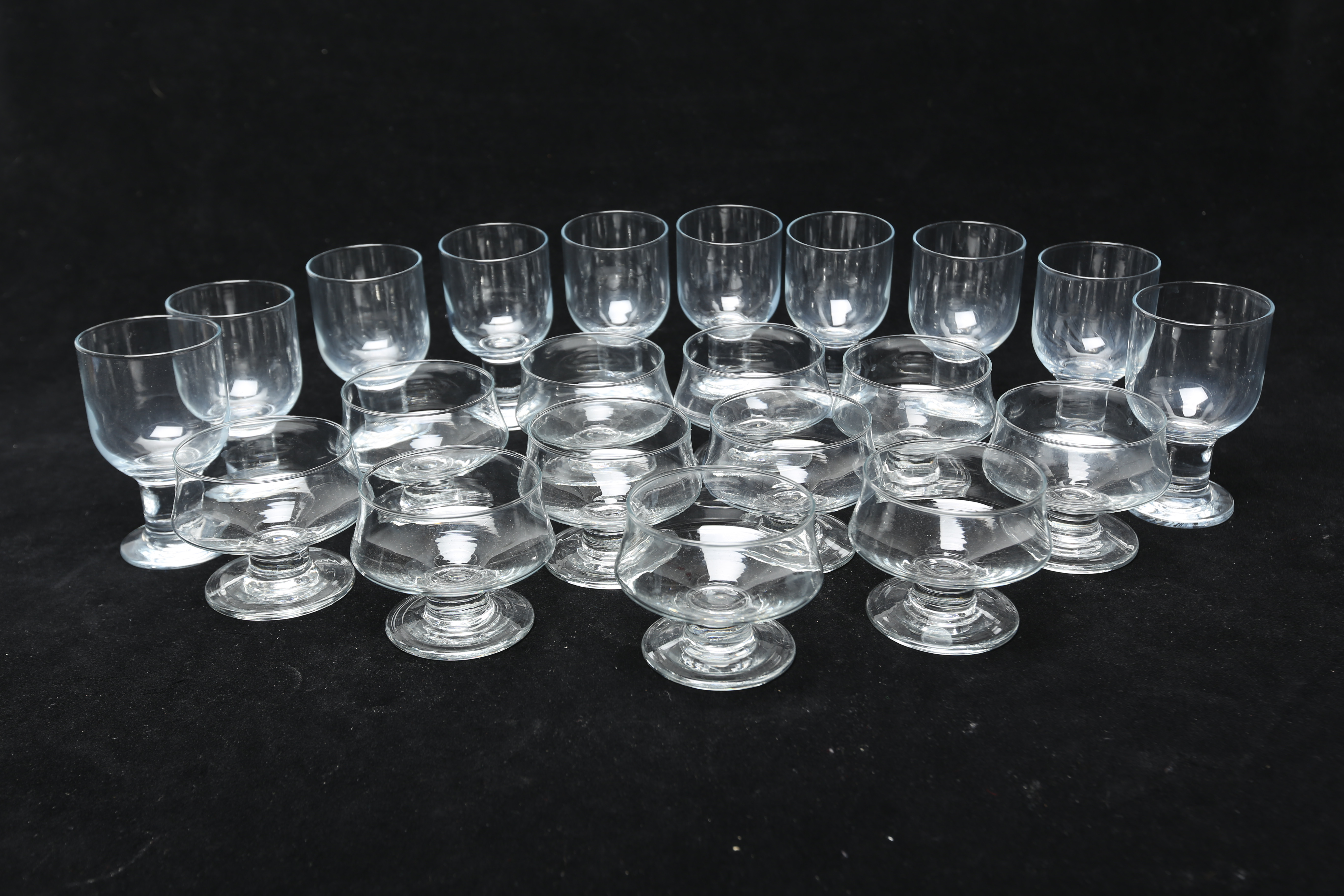 GLAS, två sorter, totalt 21 delar.