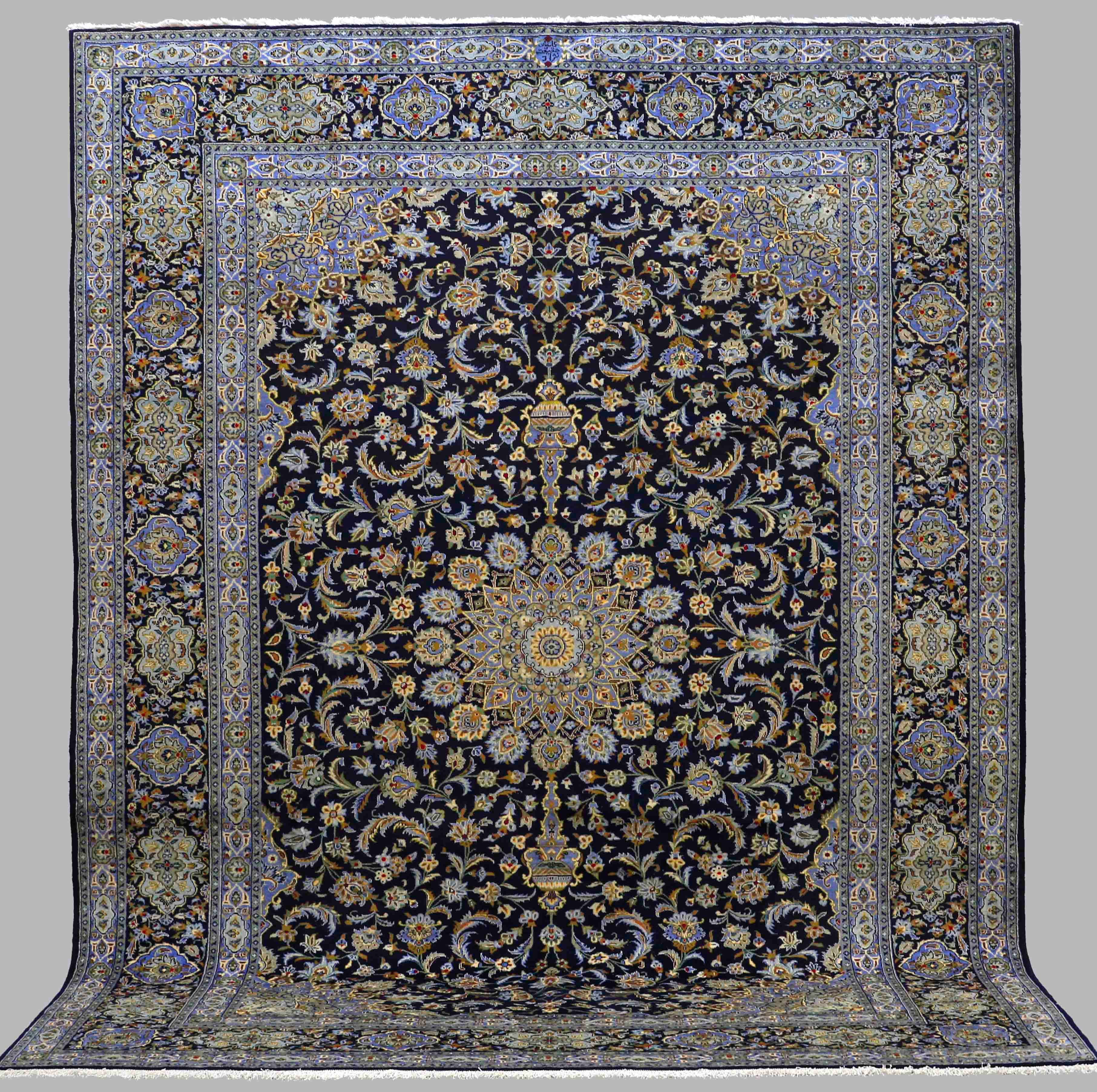 ORIENTMATTA. Blå Keshan, 386 x 292 cm.