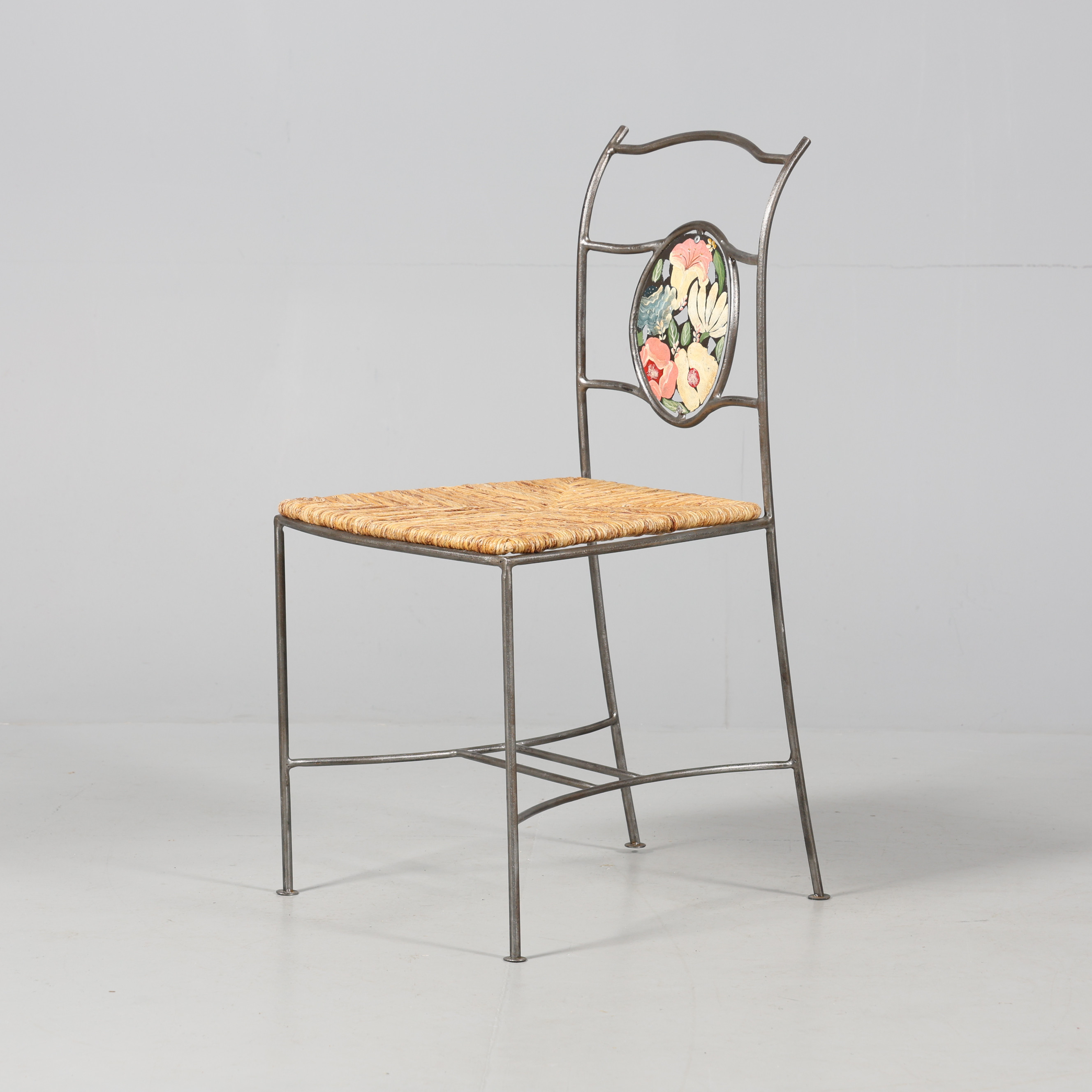 STOL, smide samt flätad sits, bemålad ryggtavla.