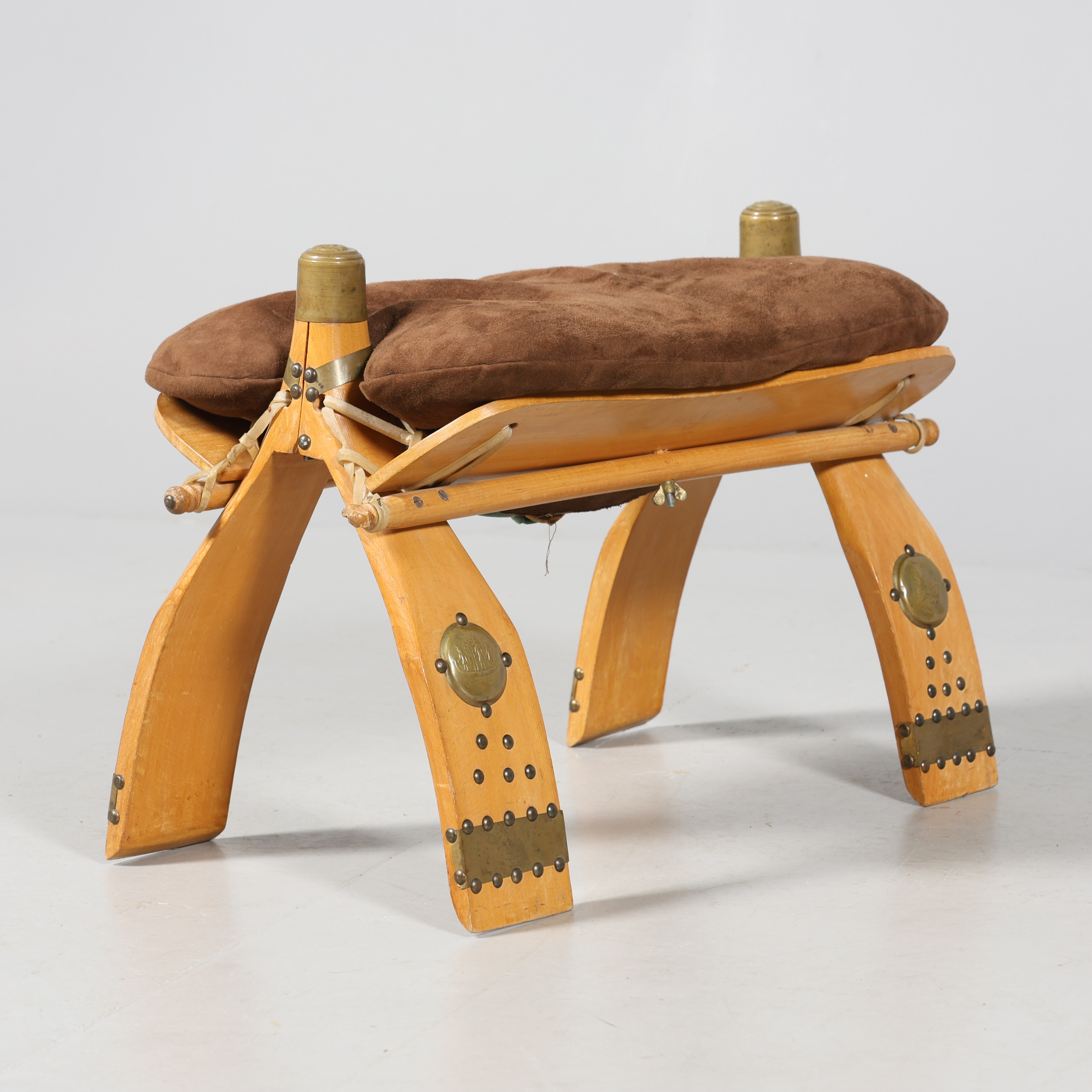 KAMELPALL, 1900-tal.