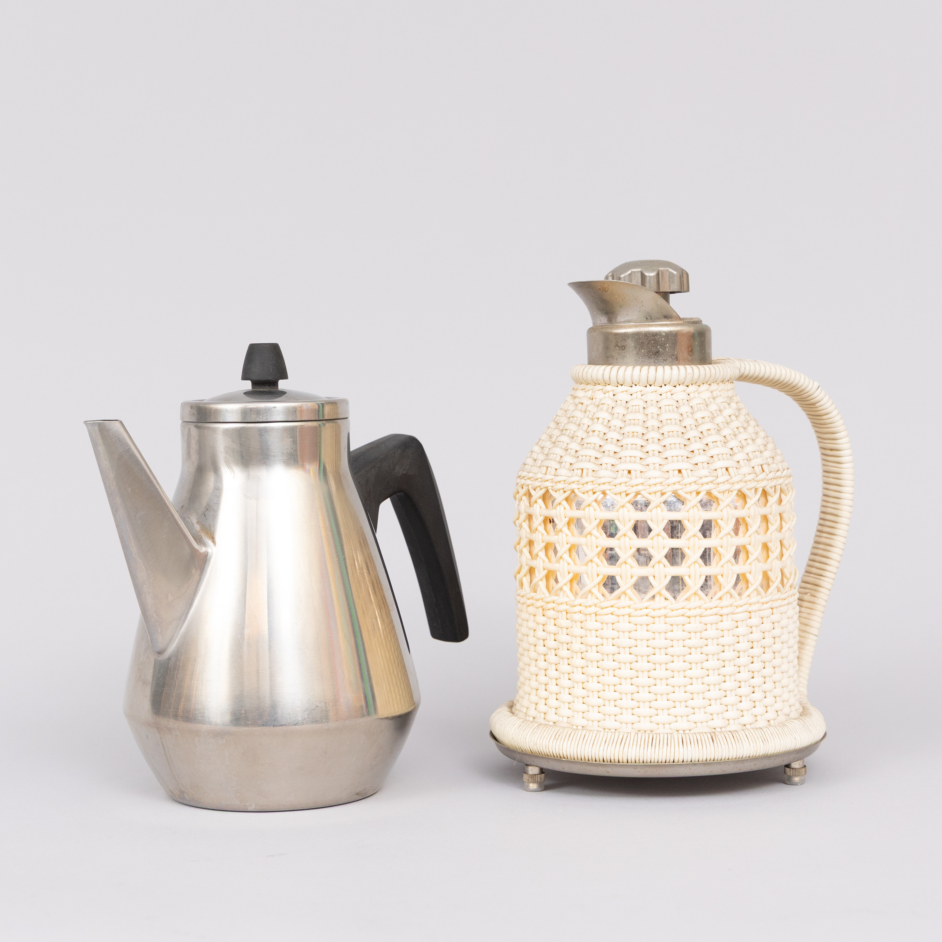 KANNOR, 2 st, bl. a. TV-kanna.