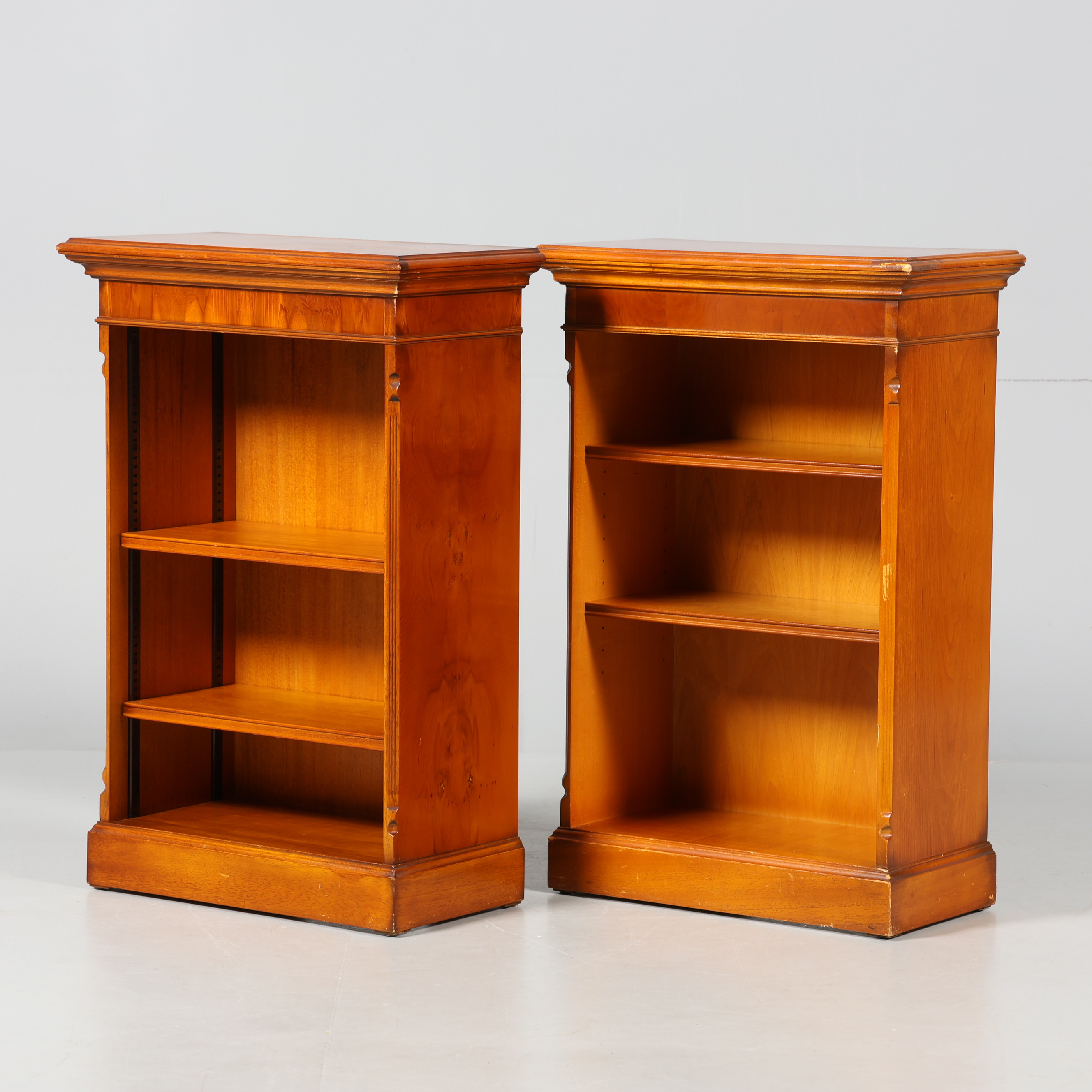 BOHYLLOR, 1 par, engelsk stil.