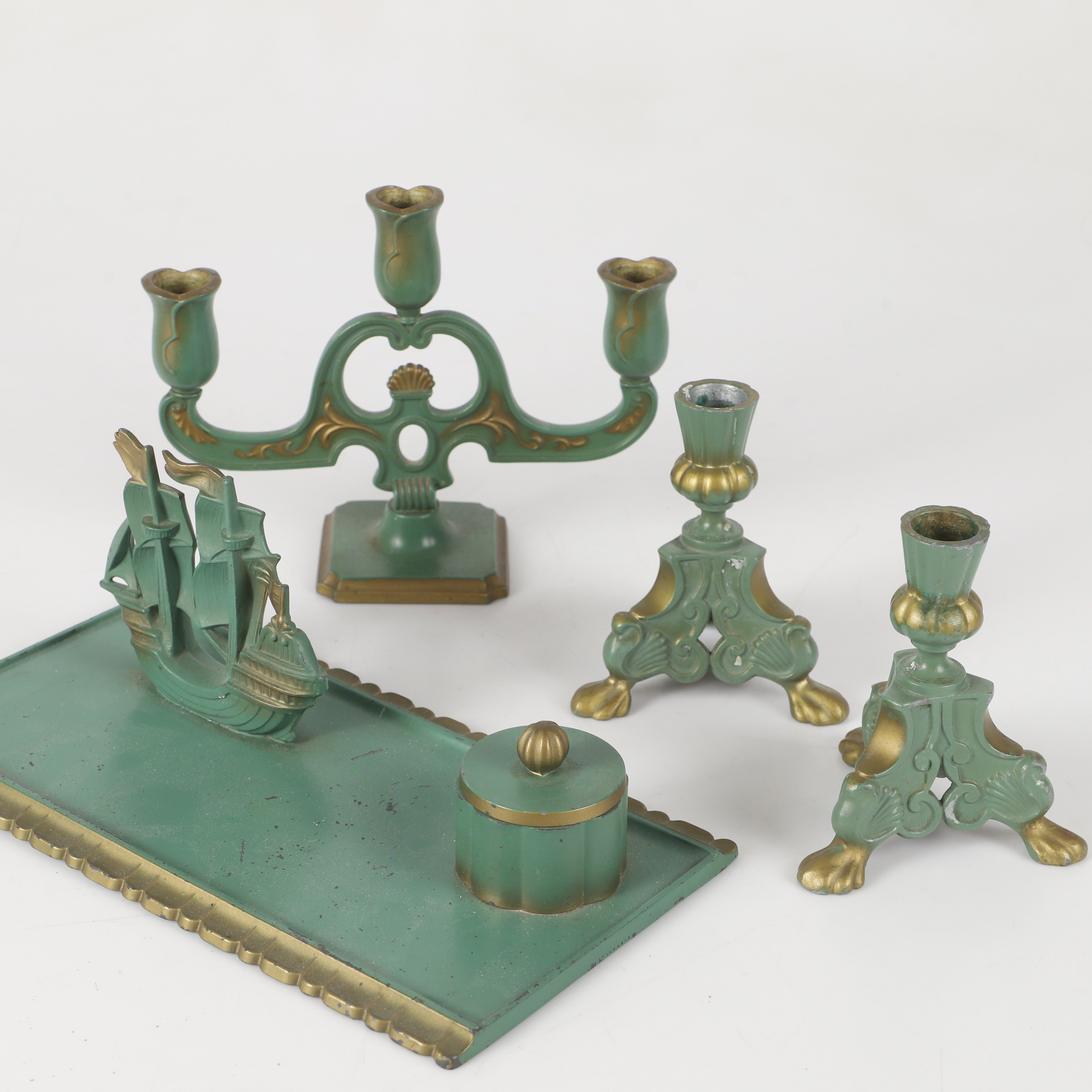 LJUSSTAKAR M. M., 4 stycken, patinerad metall, art-deco.