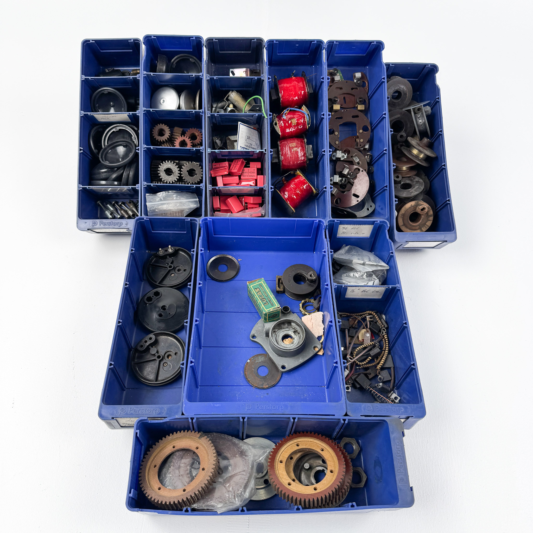 MAGNETDELAR, parti, bl.a till Lucas.