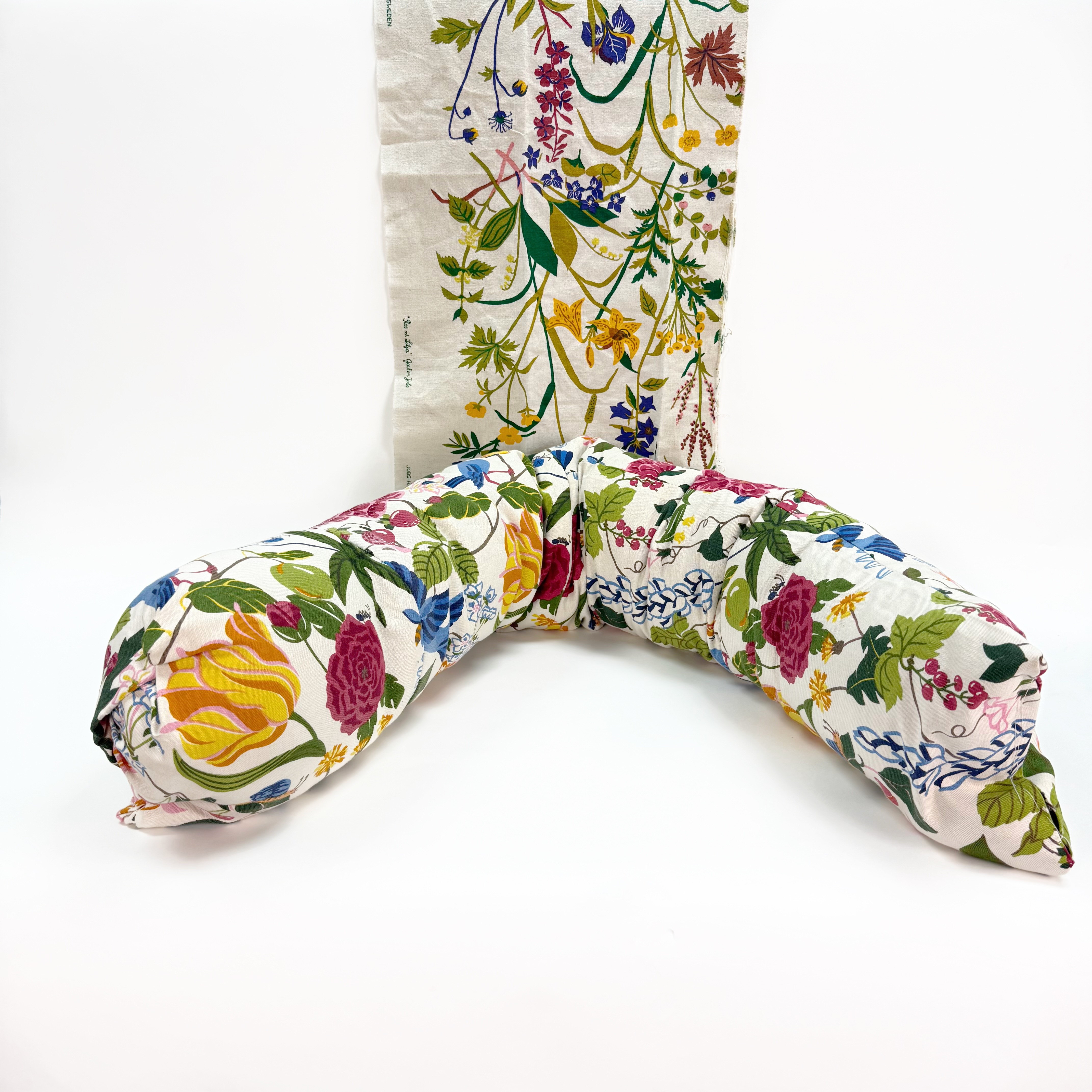 TYG JOBS - Handtryck, ros och lilja, färdigsydd kudde, morfars trädgård.