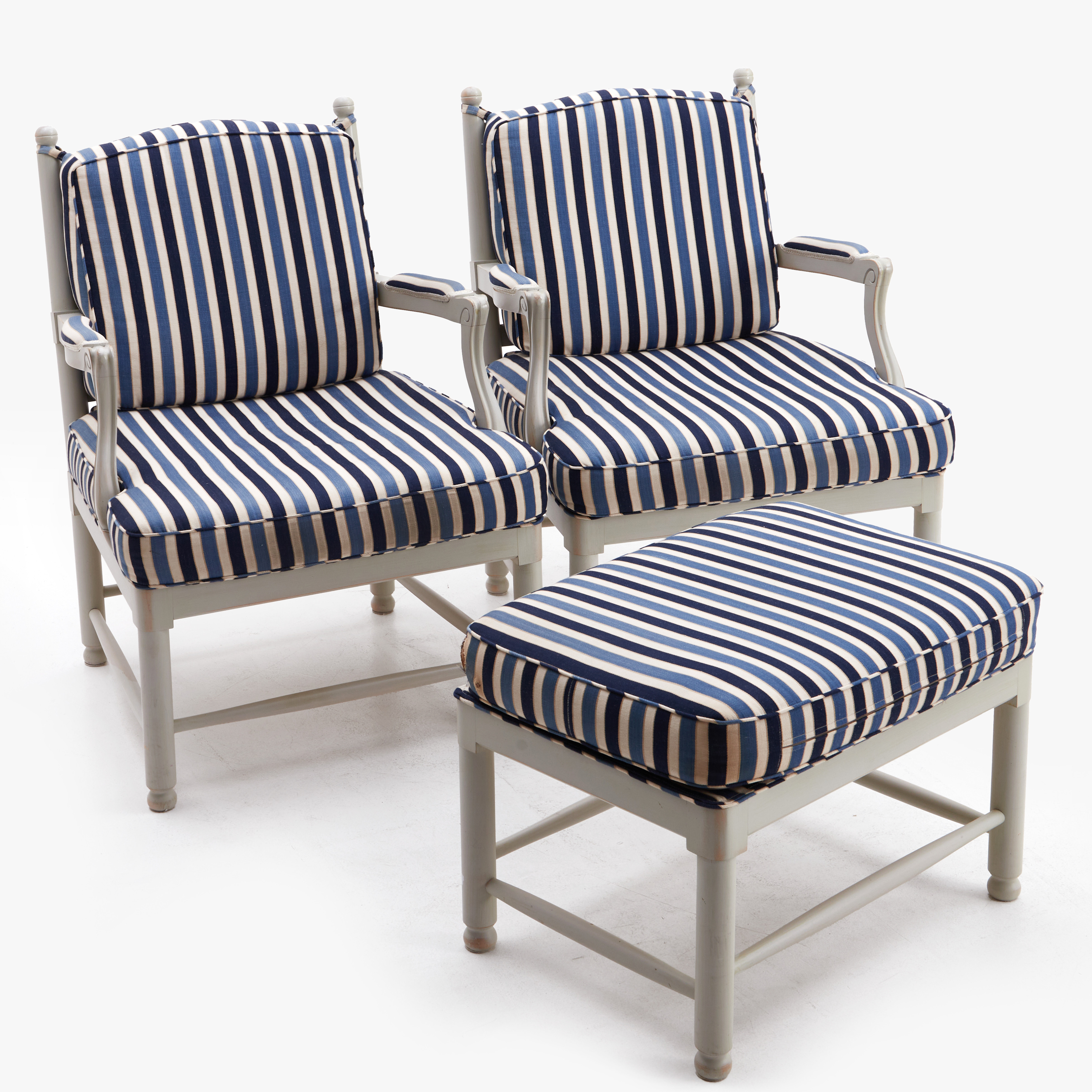 FÅTÖLJER samt FOTPALL, 3 delar, Gripsholmsmodell, 1900-tal.