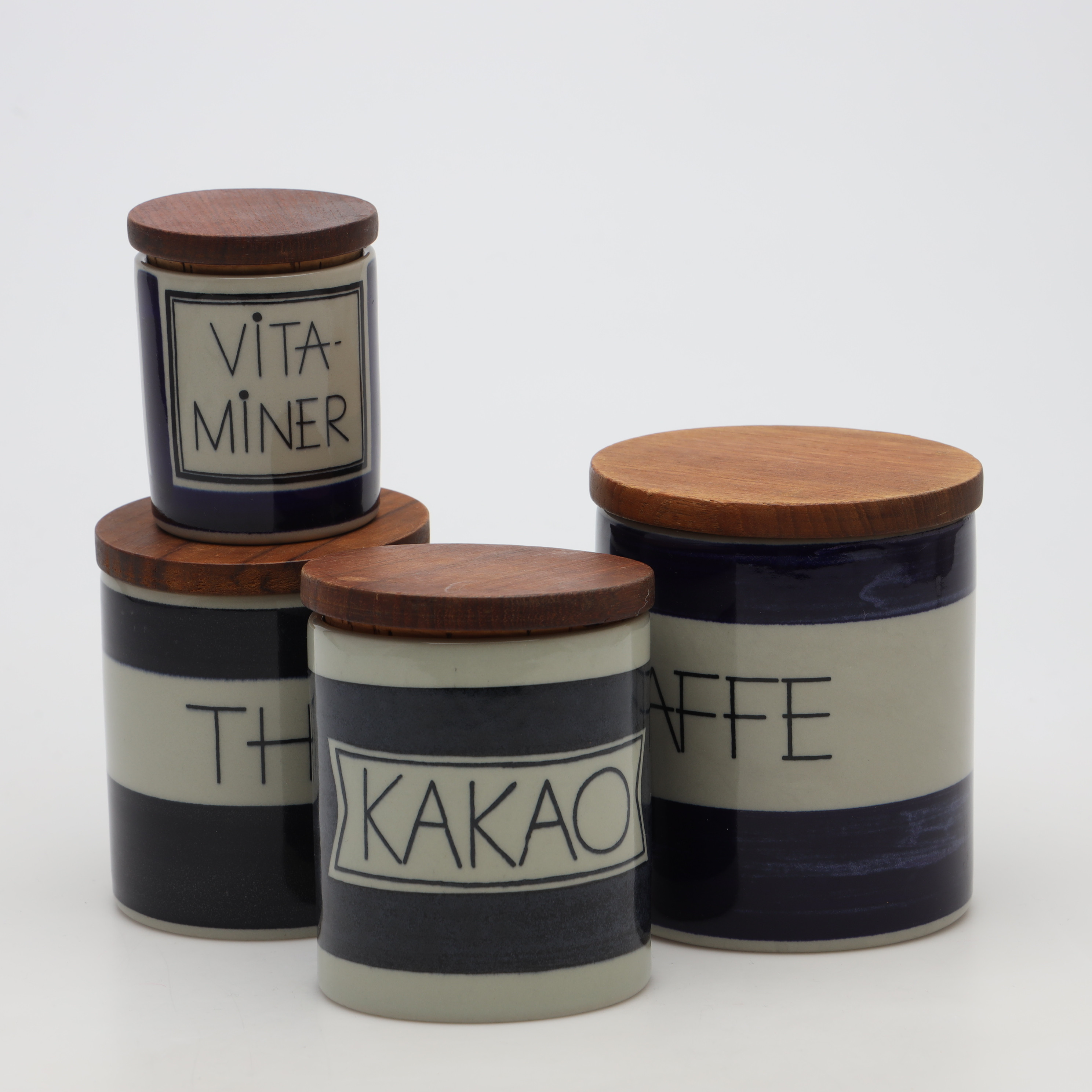 MARIANNE WESTMAN. BURKAR med lock, 4 stycken, Rörstrand.