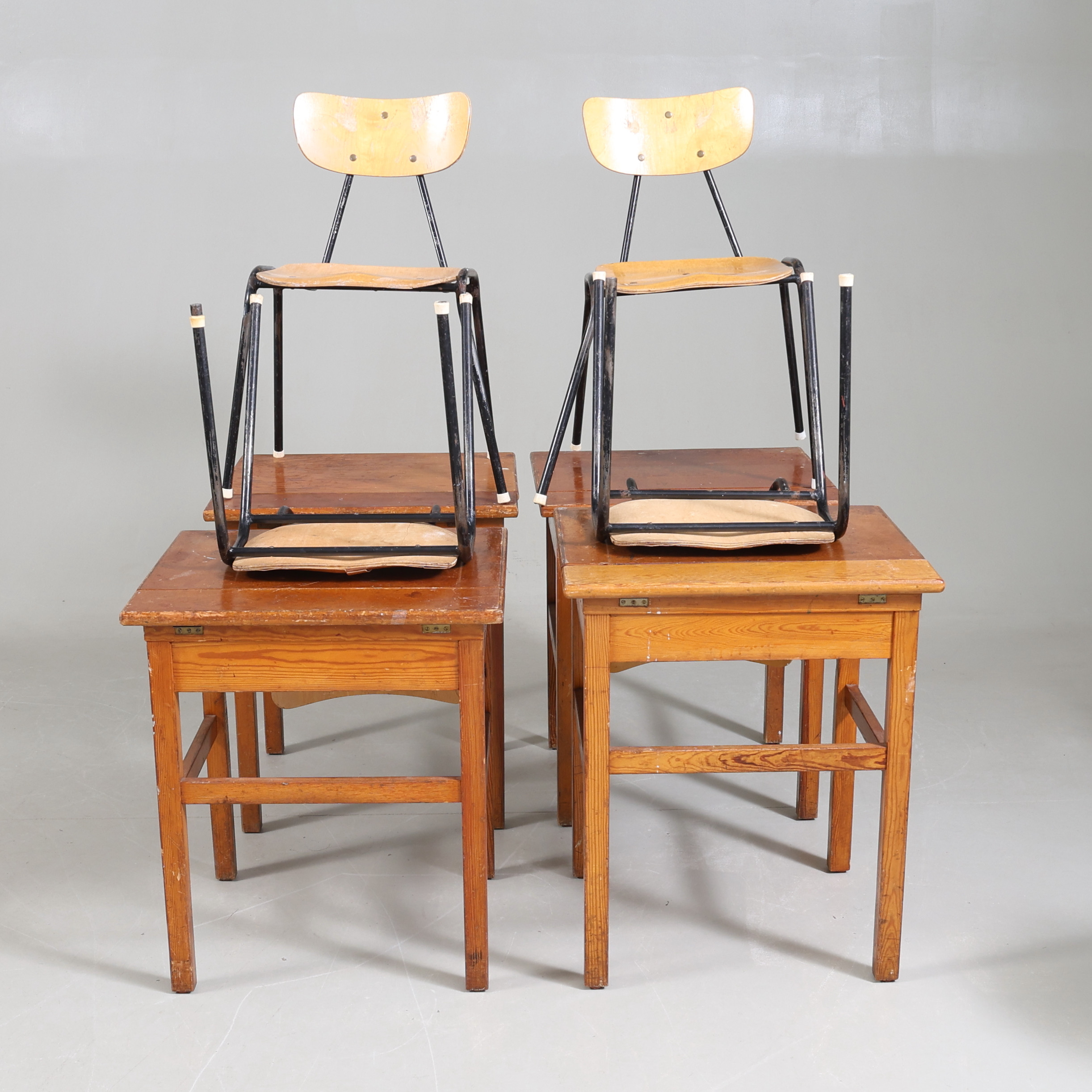 SKOLBÄNKAR, 4 st, furu, Verkstaden Patentbänken, Vrena, 1900-tal.