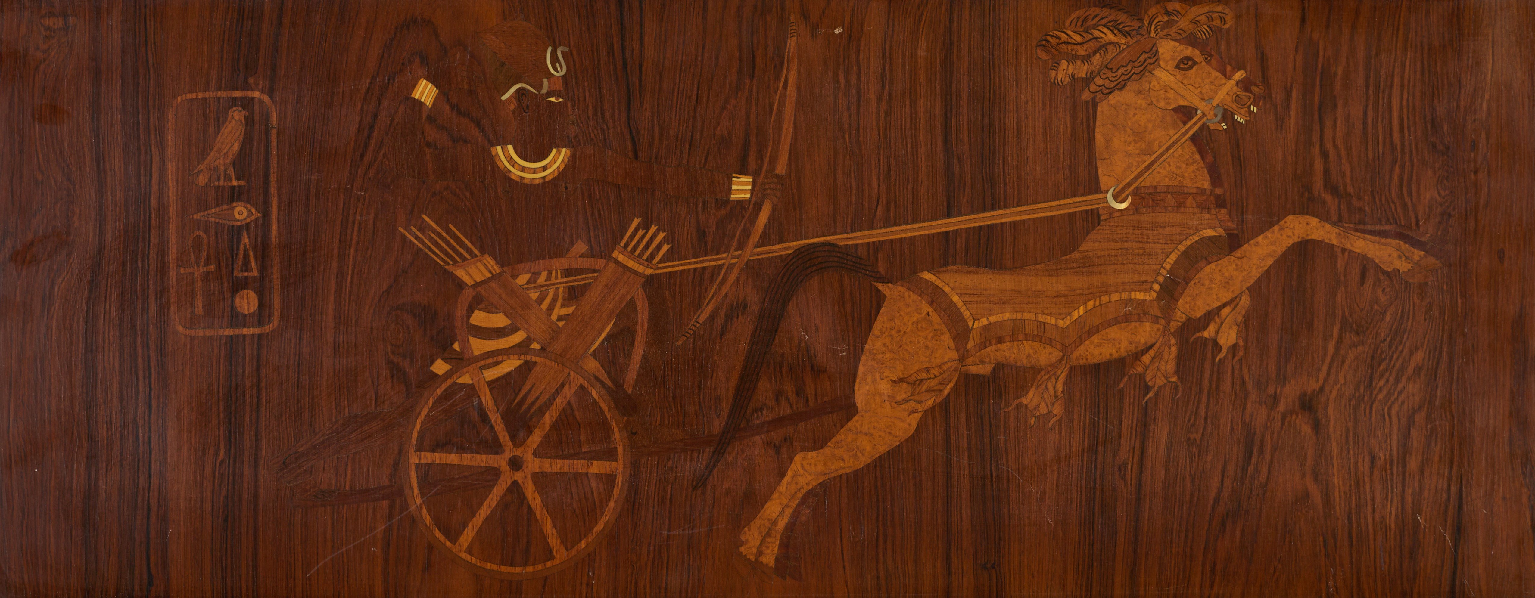 TAVLA/BRICKA, intarsia, sannolikt Mjölby intarsia, 1930-tal, egyptiserande motiv, art deco.