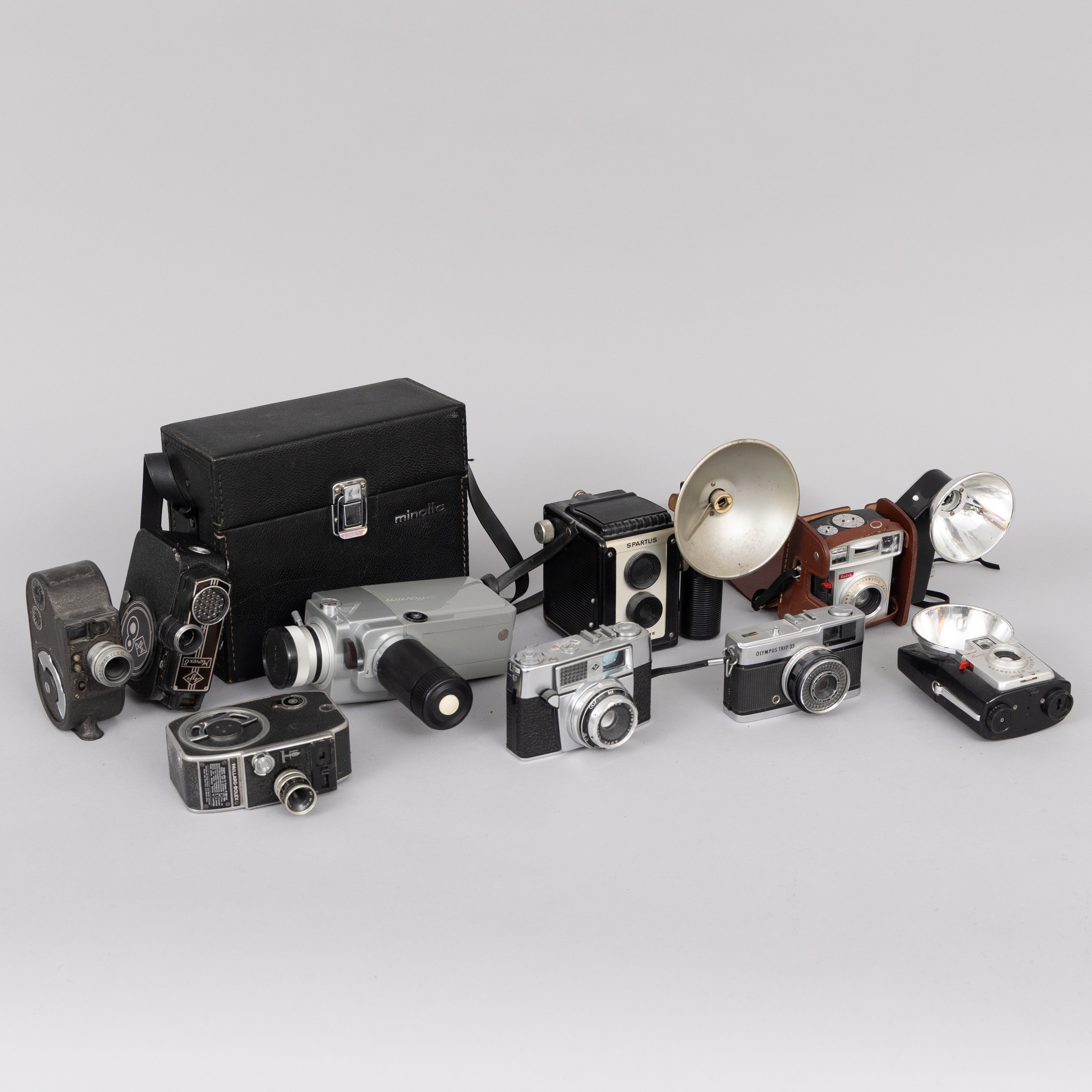 PARTI KAMEROR, 9 delar, mestadels filmkameror, 1900-tal.