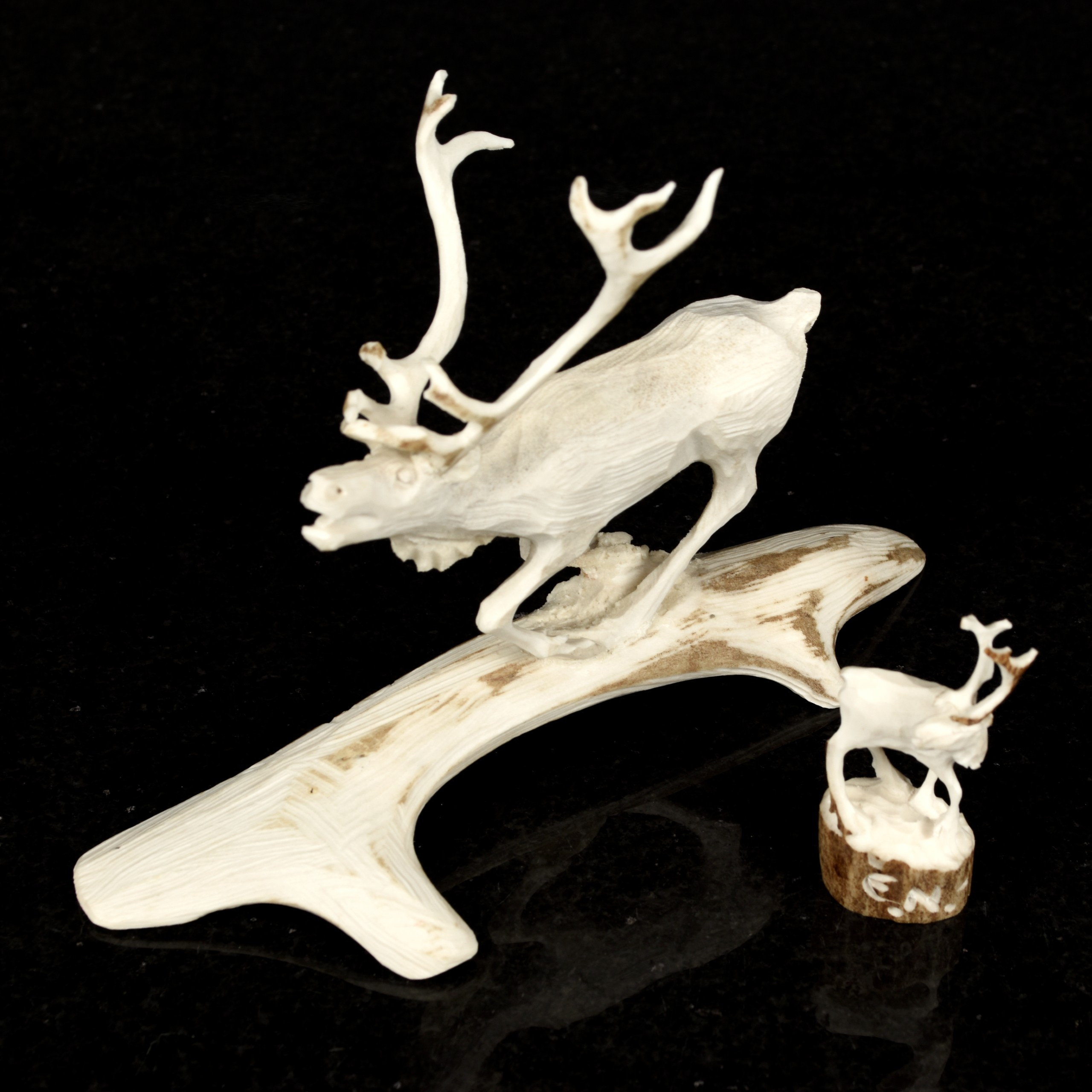 ERIK NORBERG. RENHORNS-SKULPTURER, Signerade, år 1964, 2 Stycken.