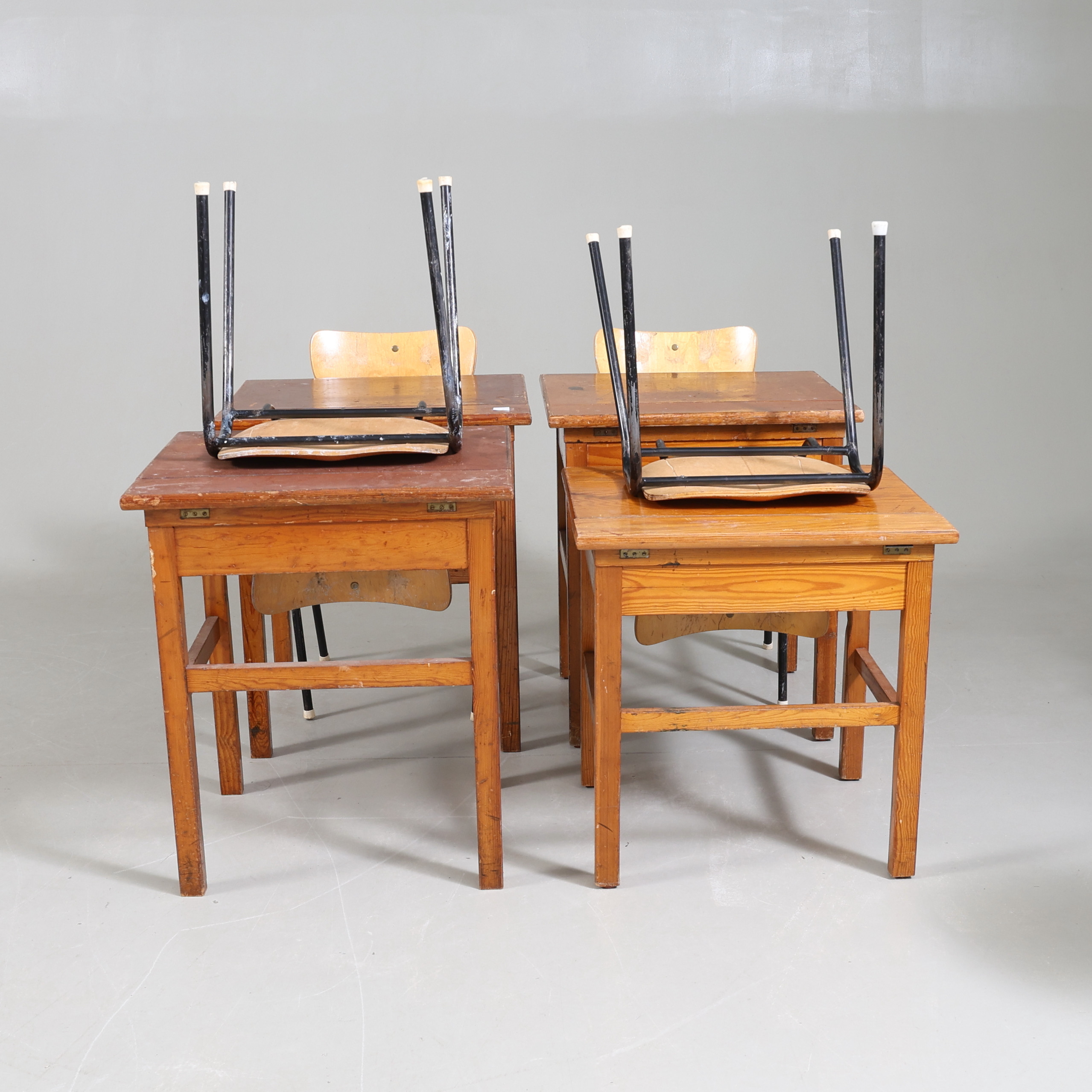 SKOLBÄNKAR, 4 st, furu, Verkstaden Patentbänken, Vrena, 1900-tal.
