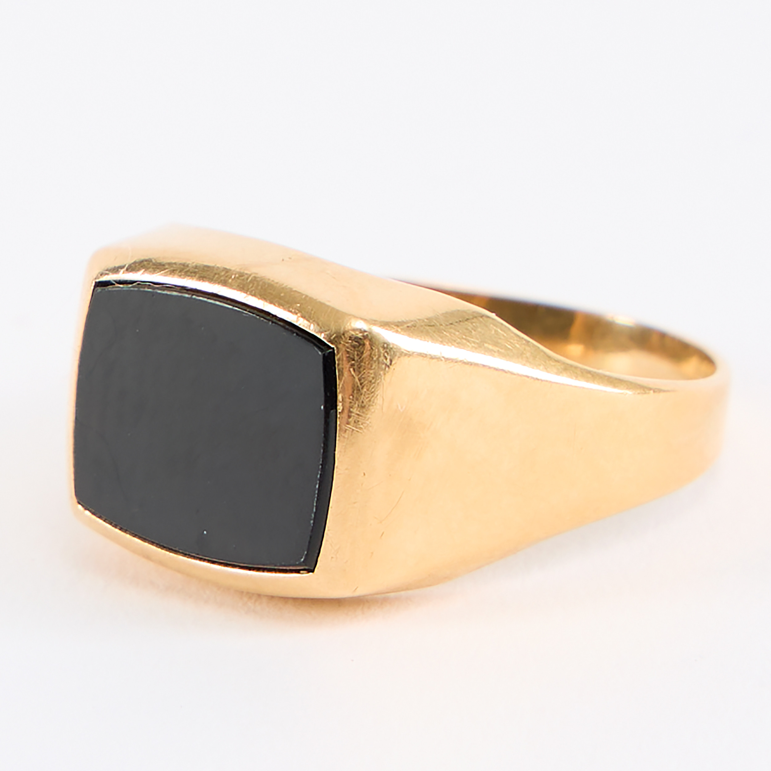 KLACKRING, guld 18K med onyx.