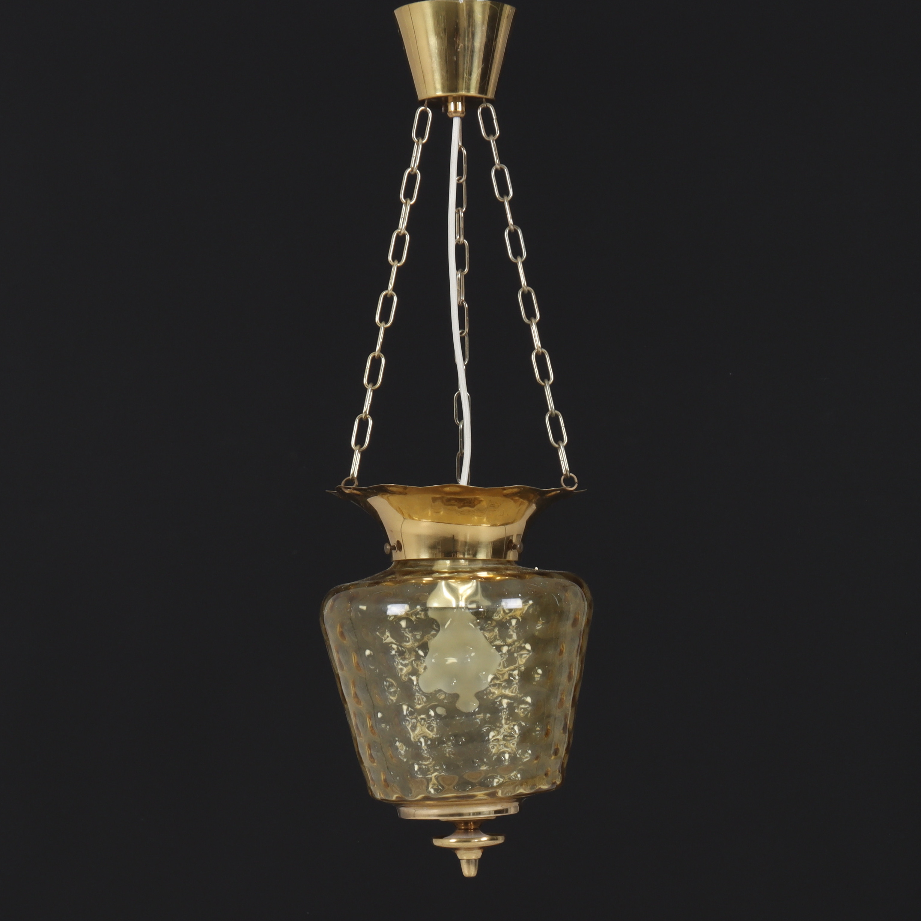 TAKLAMPA, glas, metall, Konsthantverk AB, Tyringe. 1900-talets senare del.