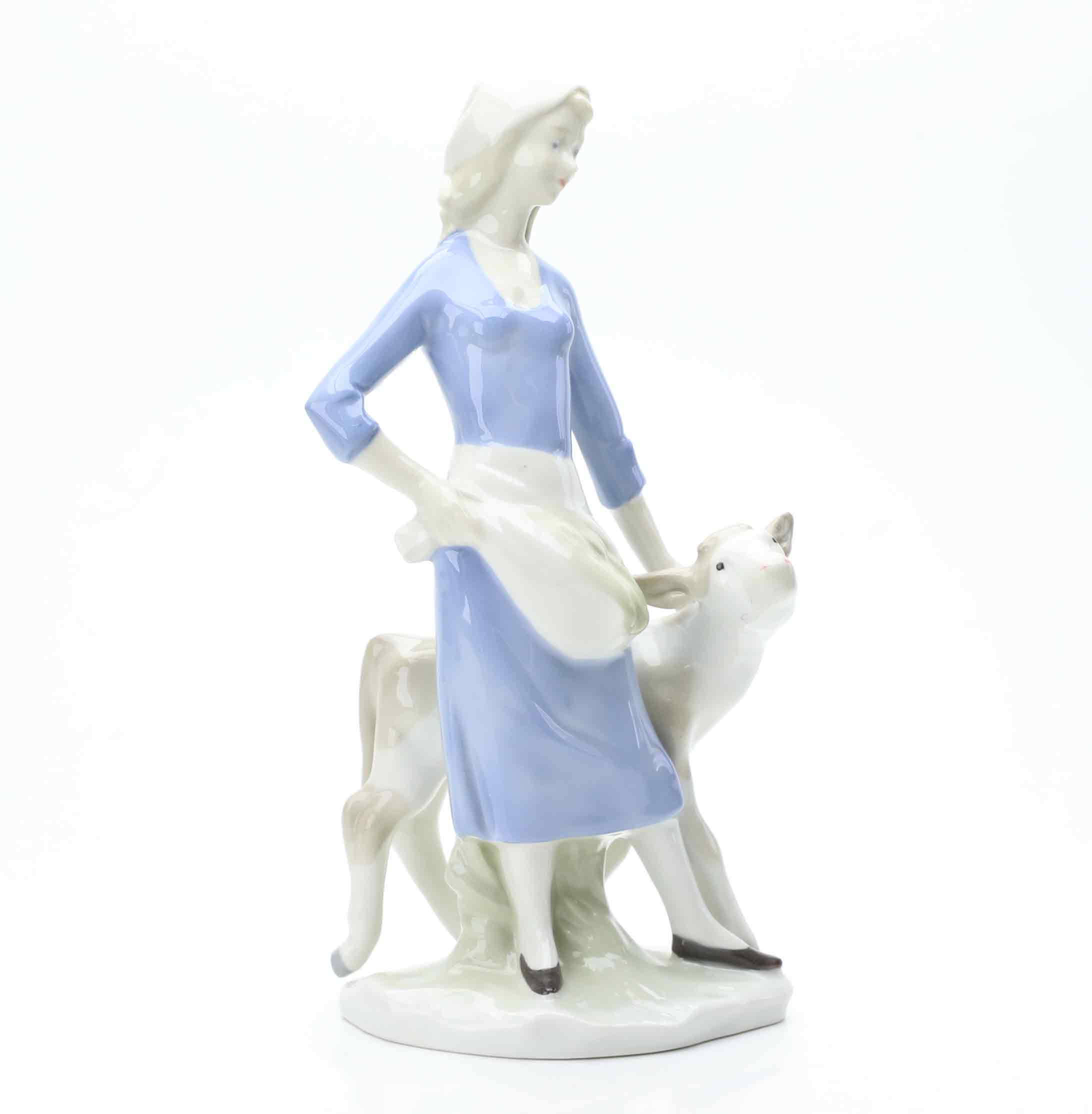 FIGURIN, porslin, Flicka med lamm, GDR, Tyskland 1900-tal.