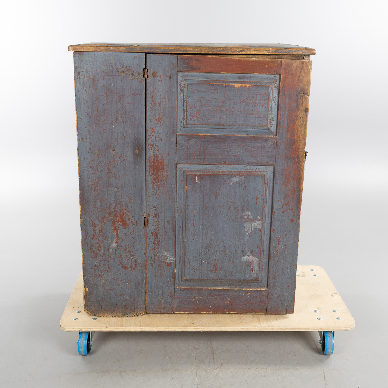 SKÄNK, allmoge, bemålat trä, 1800-talets början.