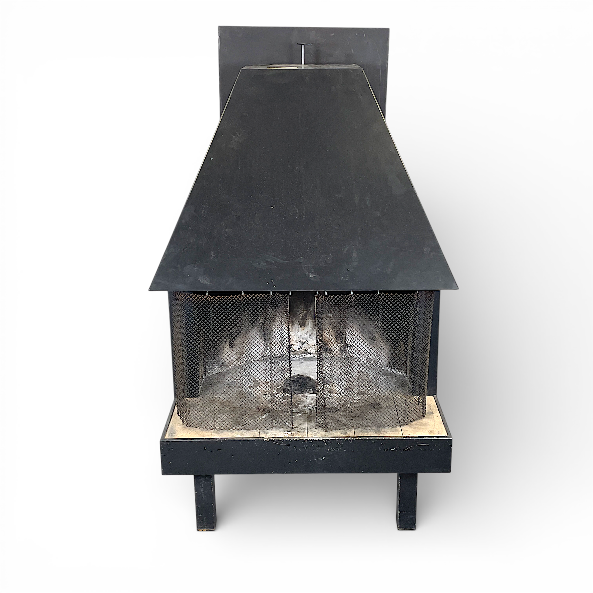 BRASKAMIN, metall, täljsten, 1900-tal.