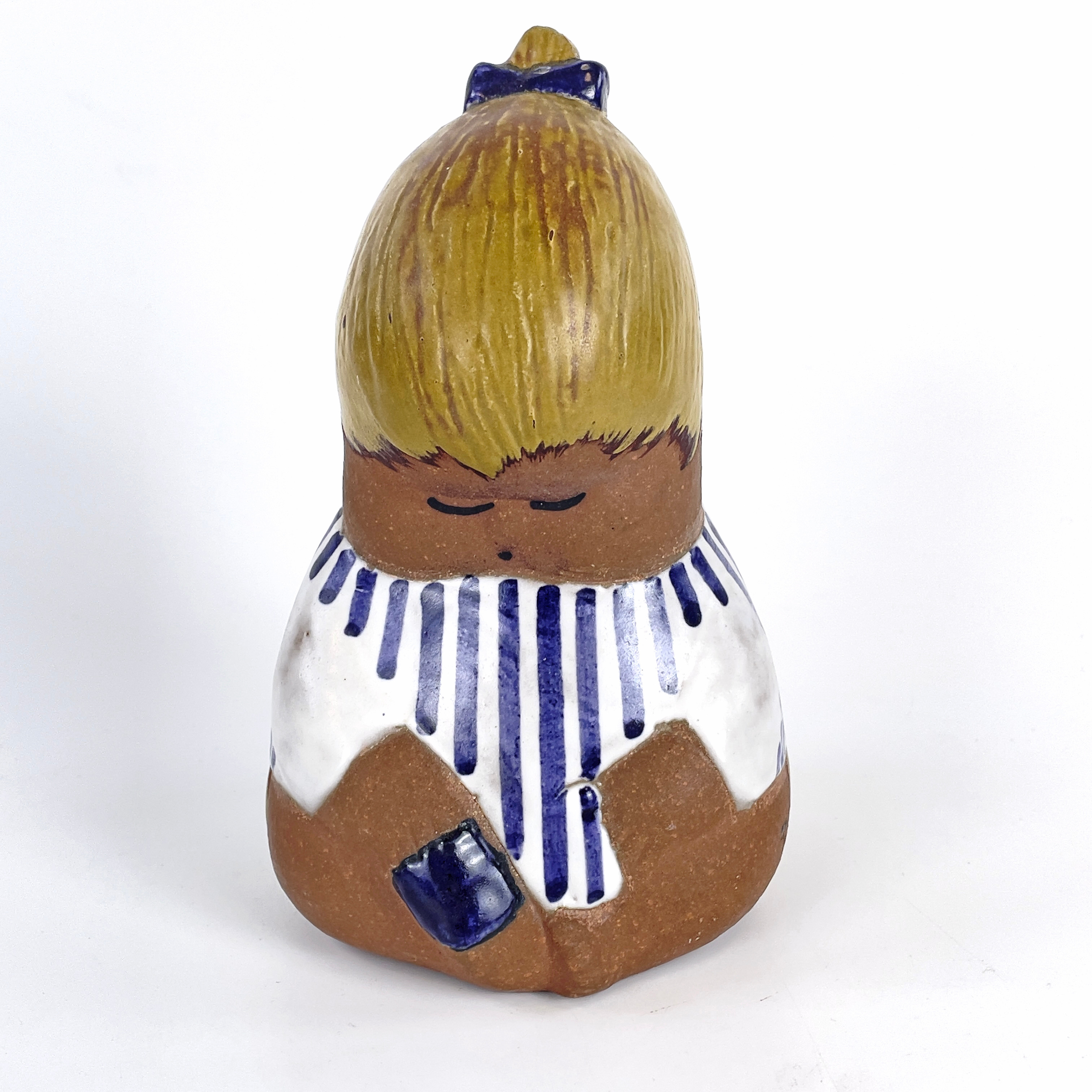 LISA LARSON. Figurin, "Johanna" ur serien "Larsons ungar", stengods, Gustavsberg.