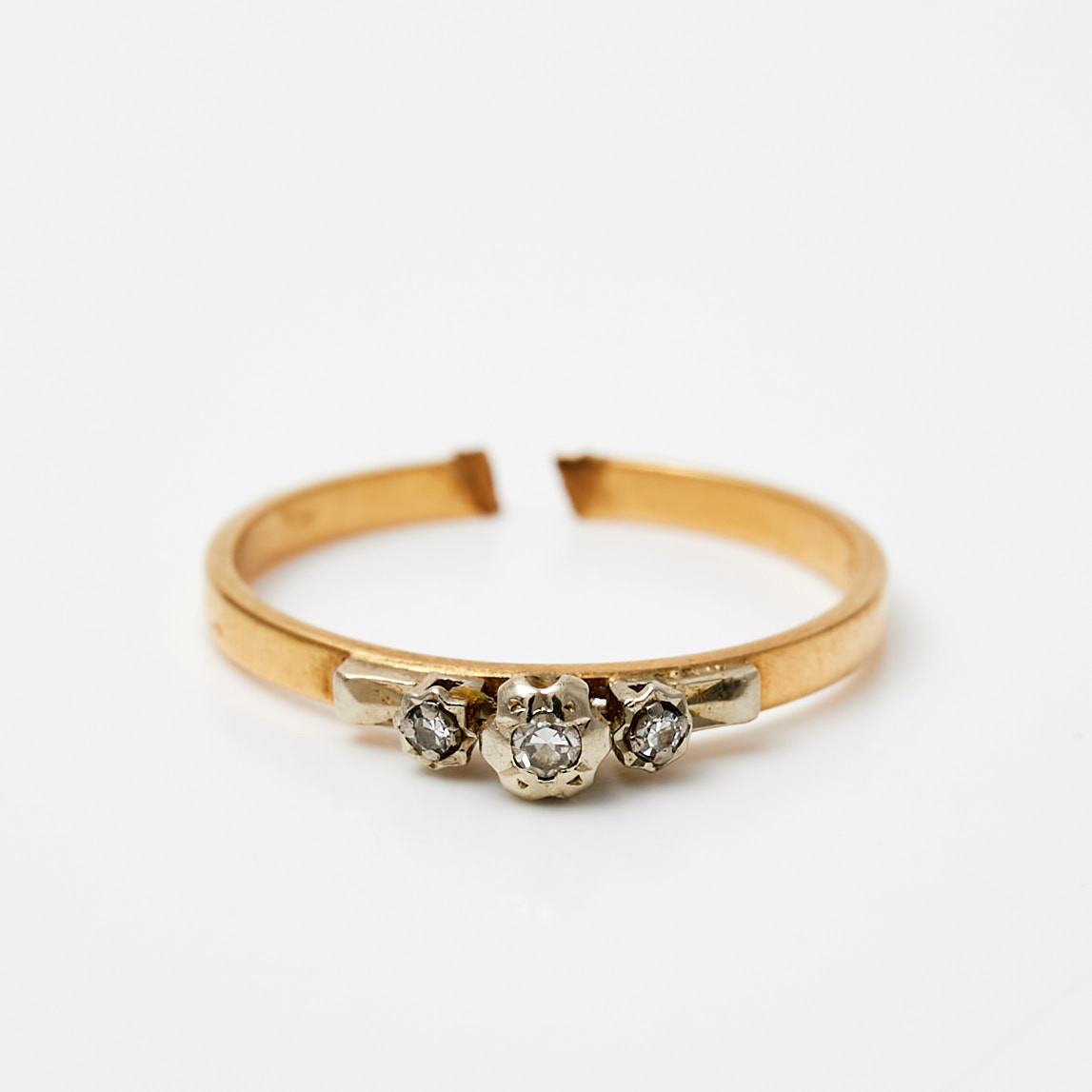 RING, 18 k röd- samt vitguld, 2 åttkantslipade diamanter, totalt ca 0,035 ct, svensk importstämpel.