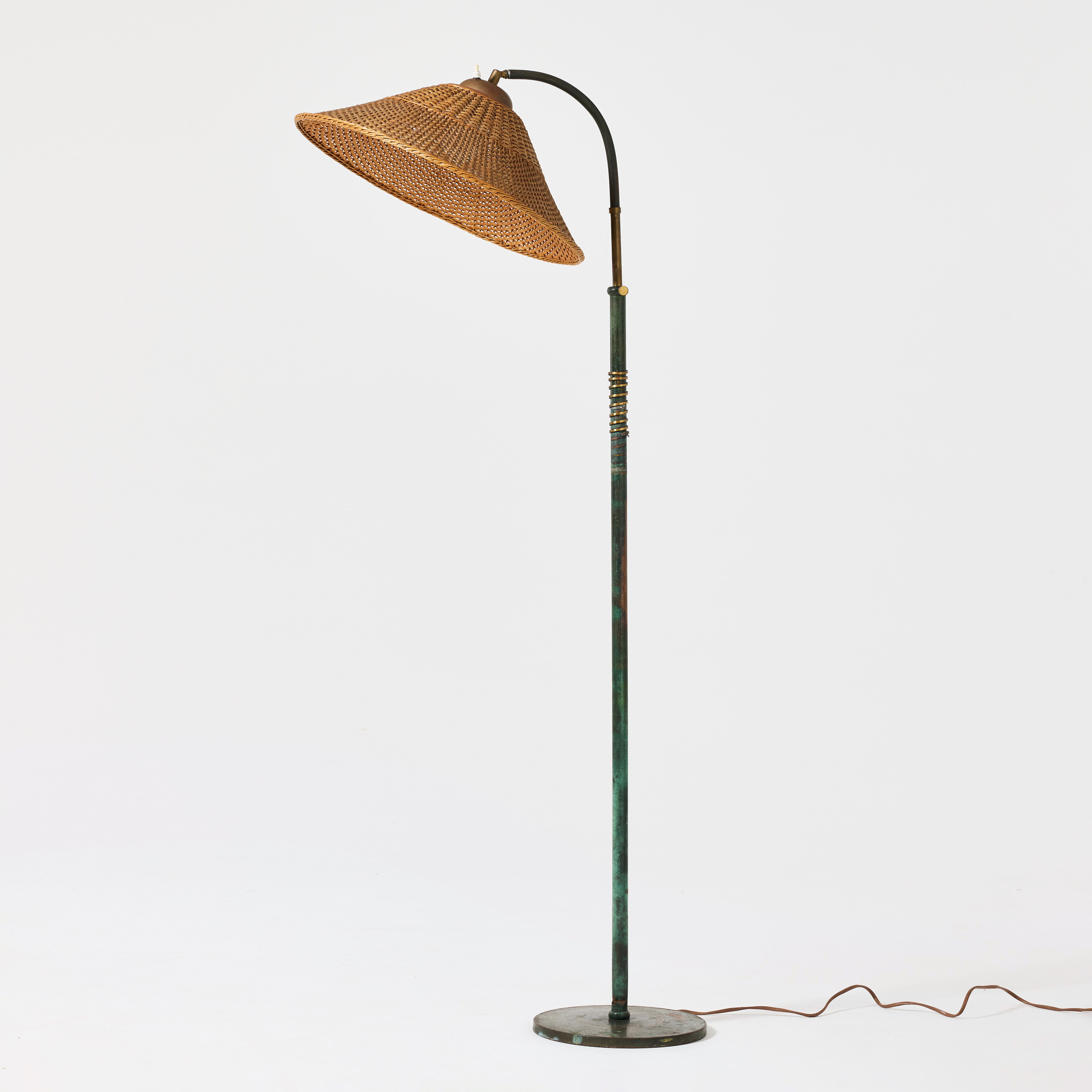 EINAR BÄCKSTRÖM. Golvlampa, Swedish Modern, grönpatinerad samt polerad mässing.