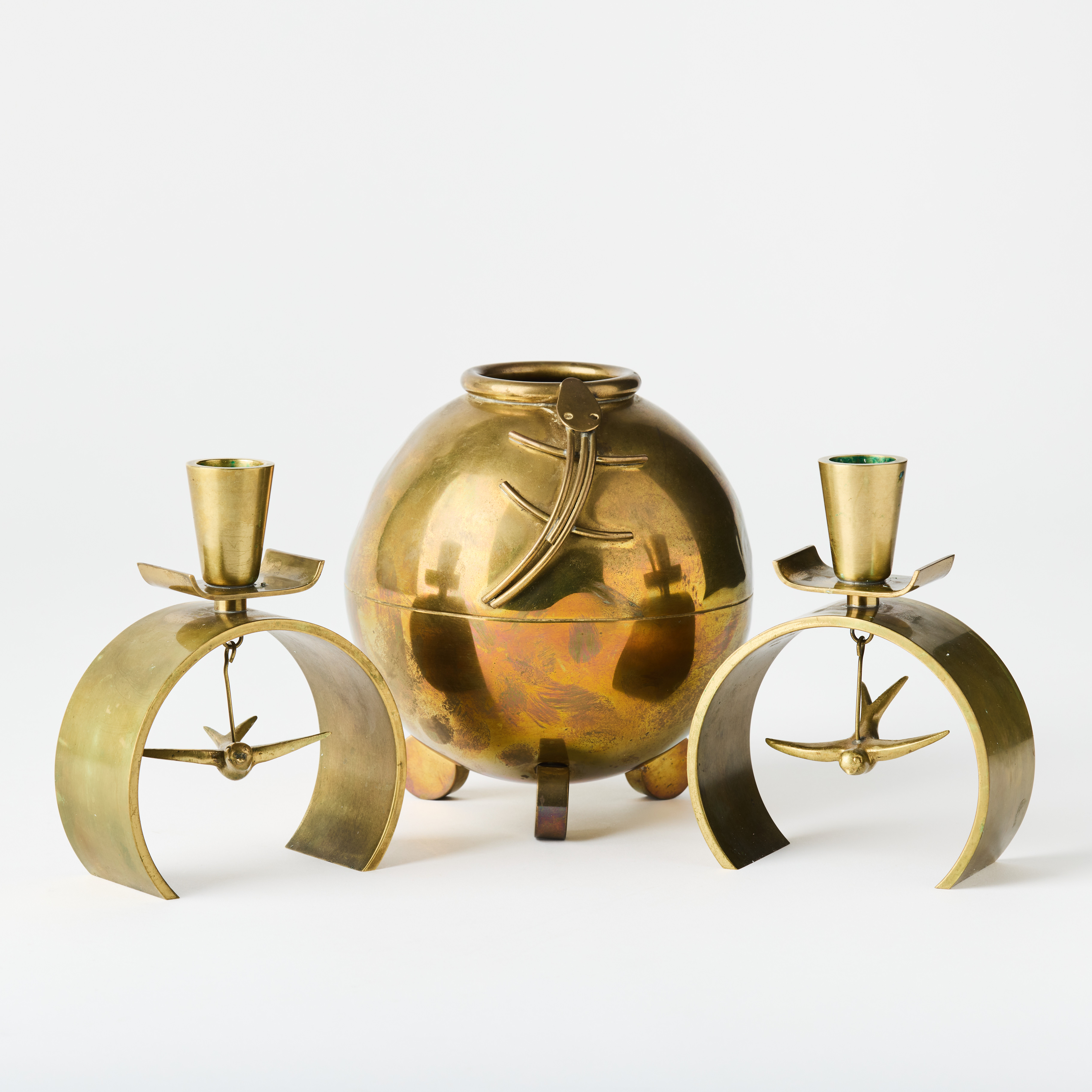 CARL-EINAR-BORGSTRÖM. "Ödlevas" och "Svalan", vas och ljusstakar, ett par, Ystad-Metall, Ystad 1940-tal, Swedish Modern, mässing.