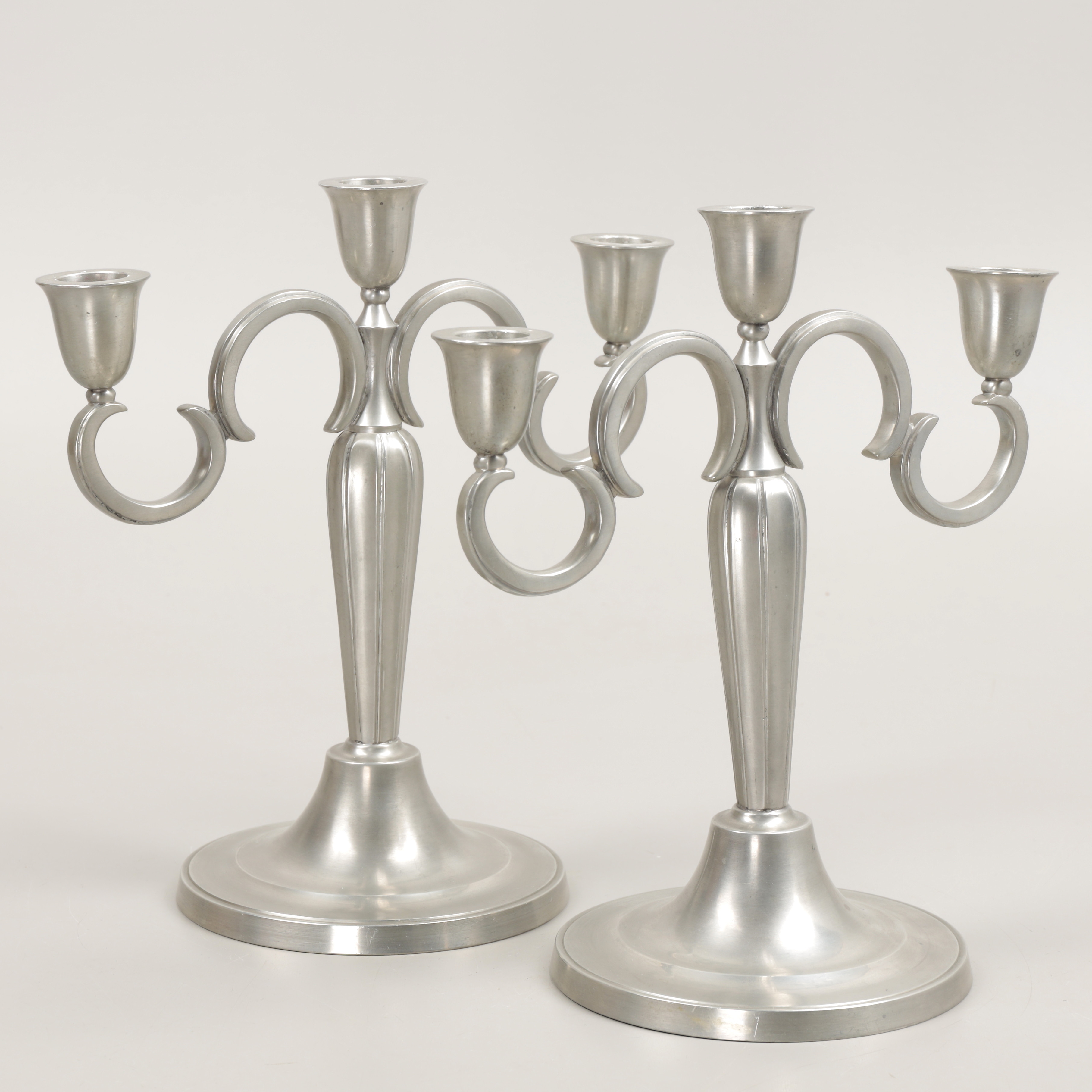 KANDELABRAR, ett par, tenn, art deco, GAB, 1934.