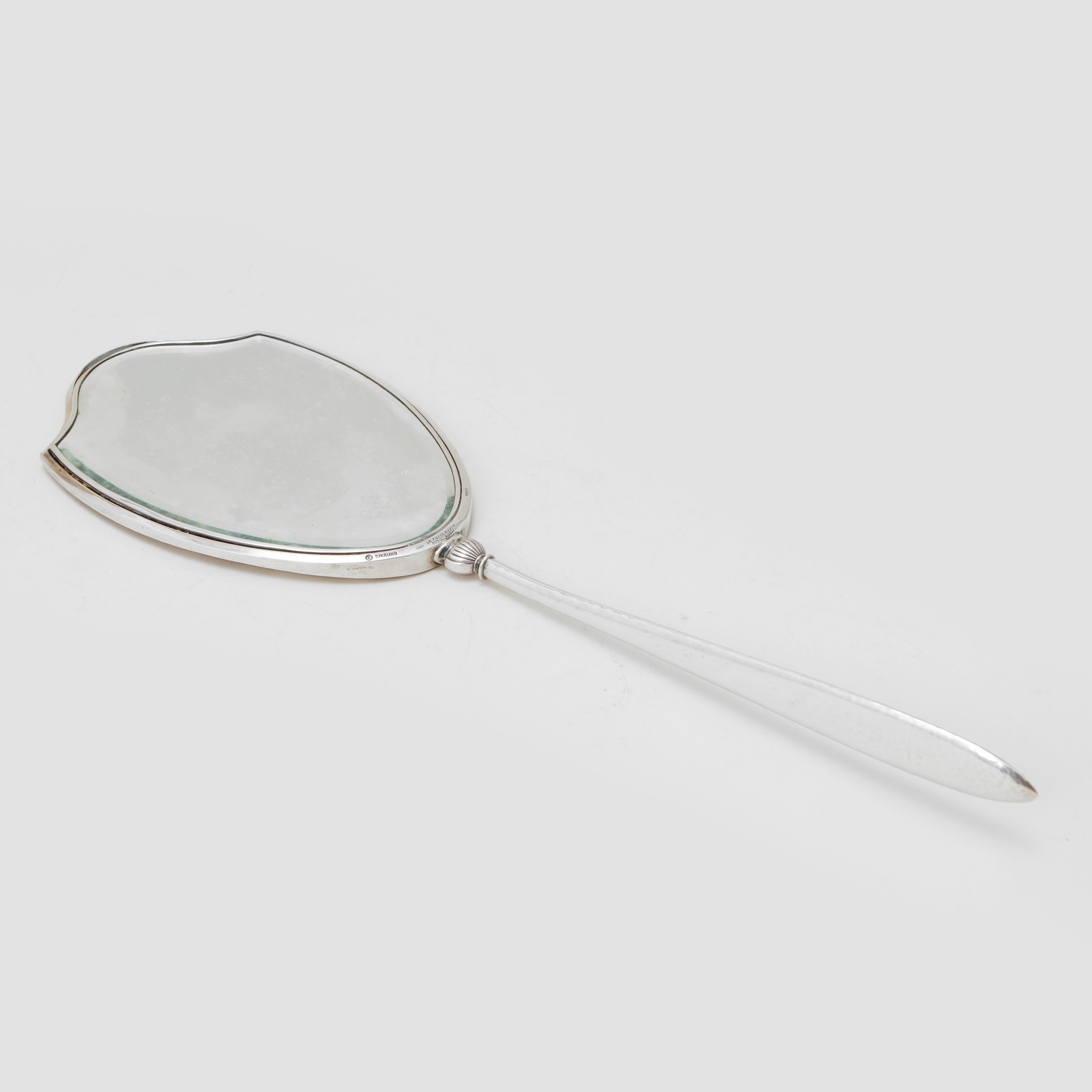 HANDSPEGEL, La Pierre model, sterling silver, totalvikt ca 315 gram.