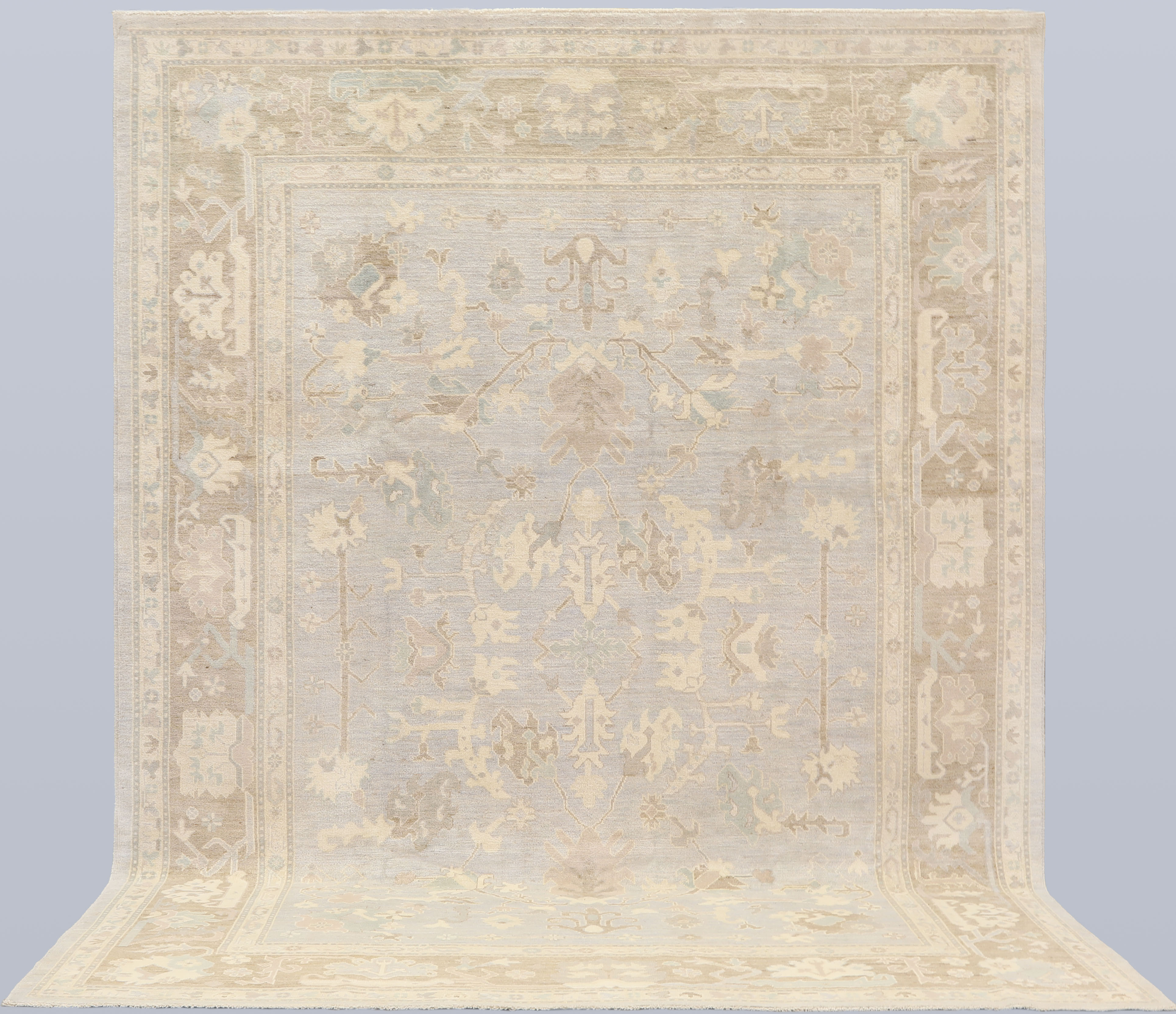 ORIENTMATTA. Ljus Zigler design, fine, 368 x 275 cm.