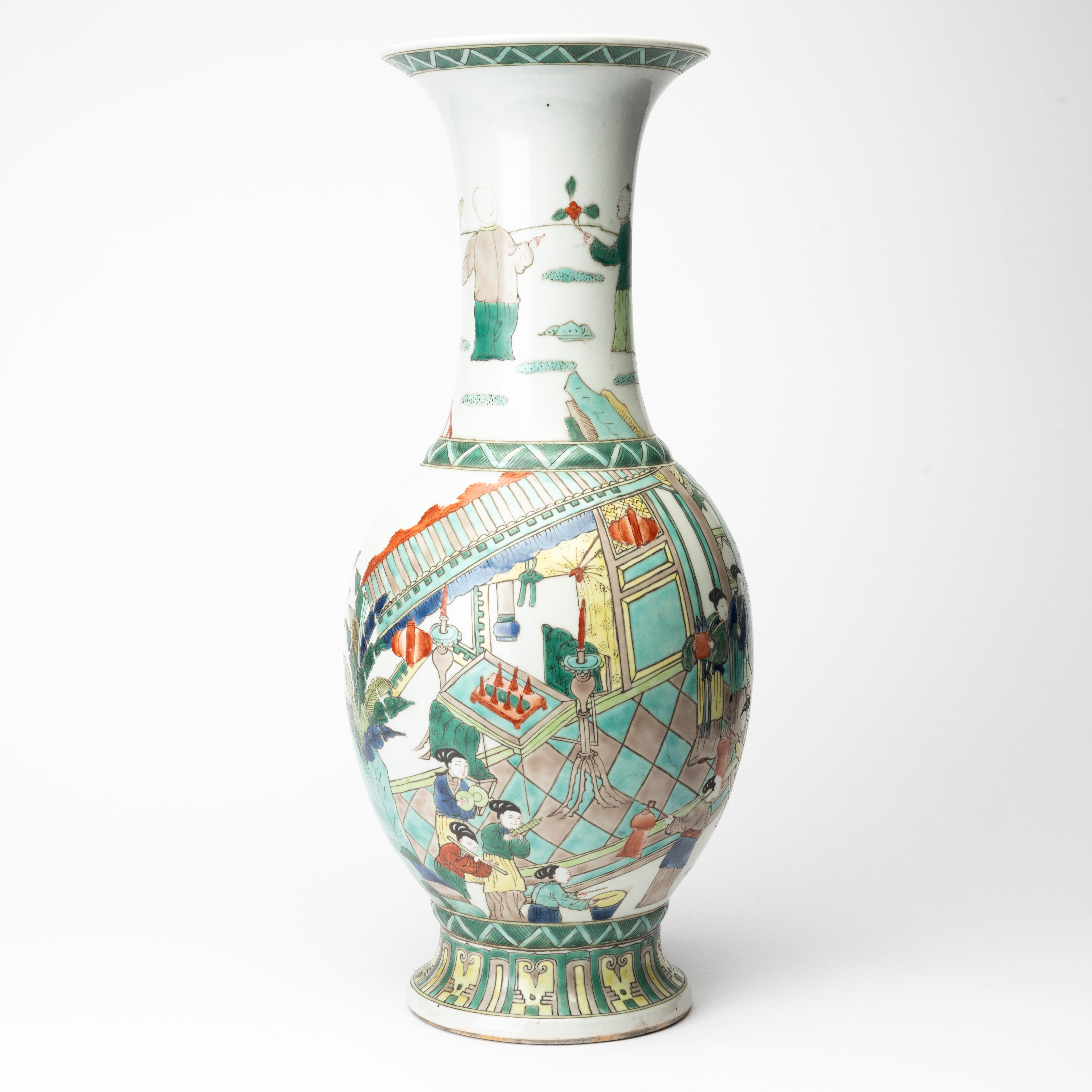 GOLVVAS, famille verte, porslin, Kina, bär Qianlongs märke fast senare.