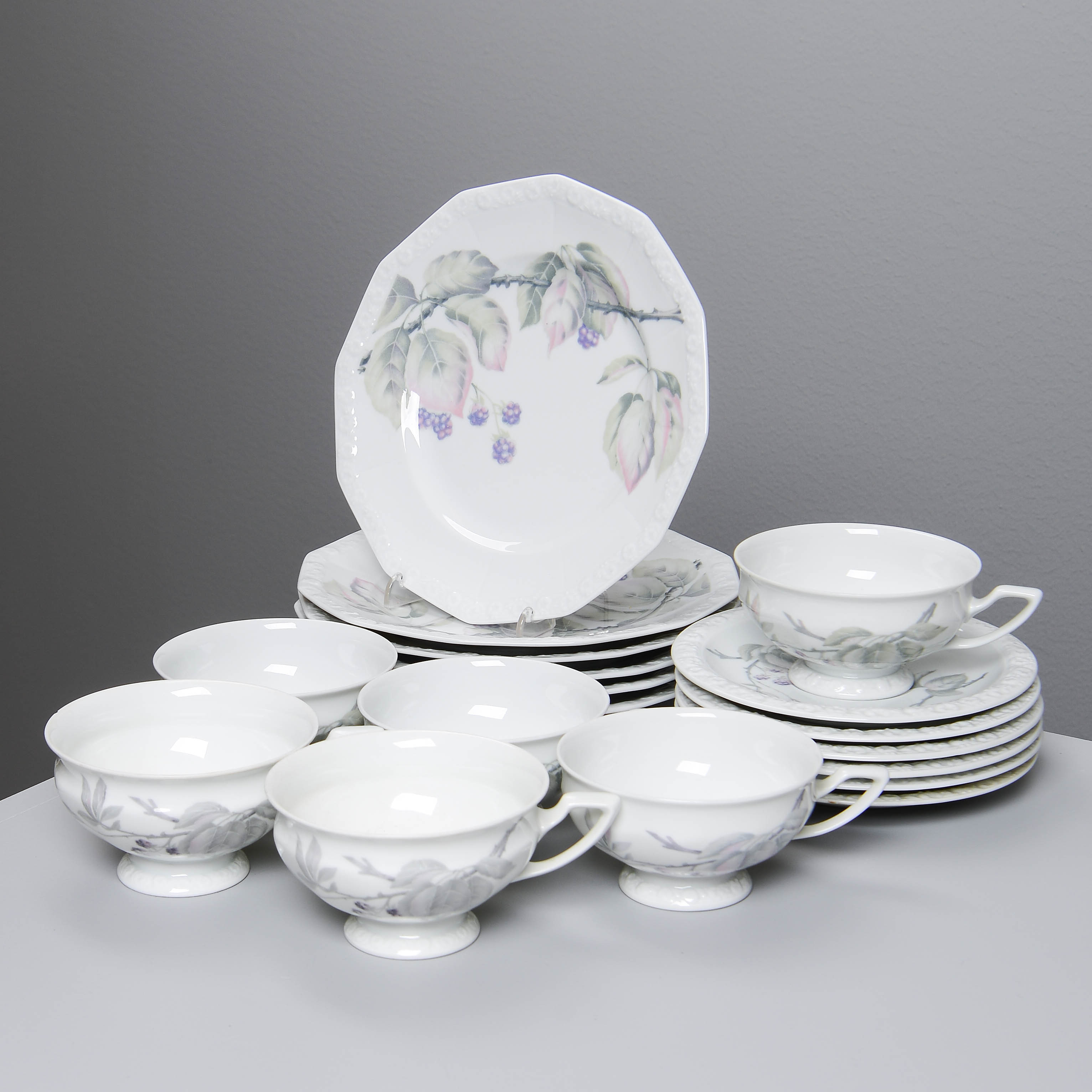 ROSENTHAL, teservisdelar för 6 personer, porslin, "Maria Björnbär" (12 delar).