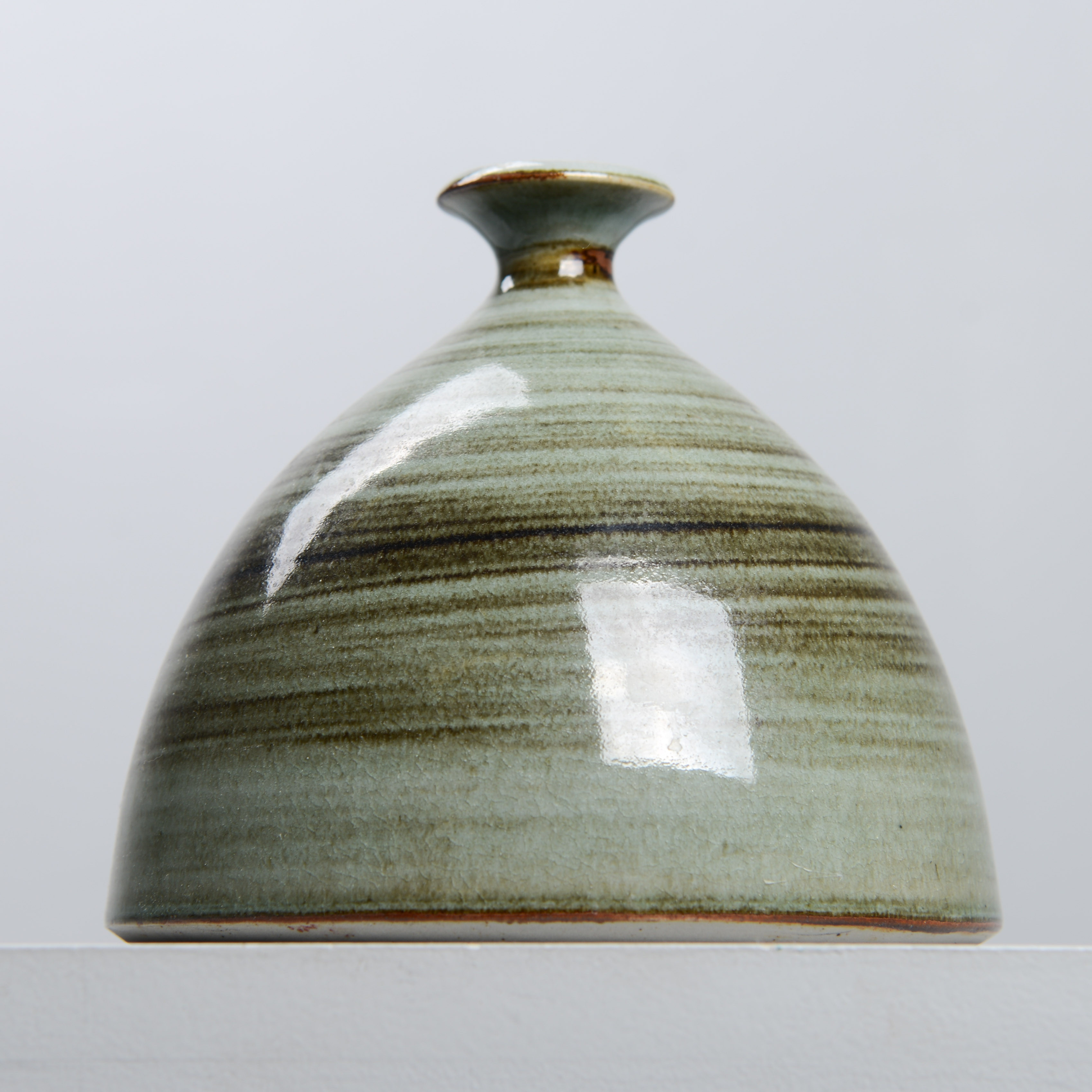 STAFFAN SUNNEGÅRDH. Vas, signerad, Ljusterö Krukmakeri, 1900-talets andra del.