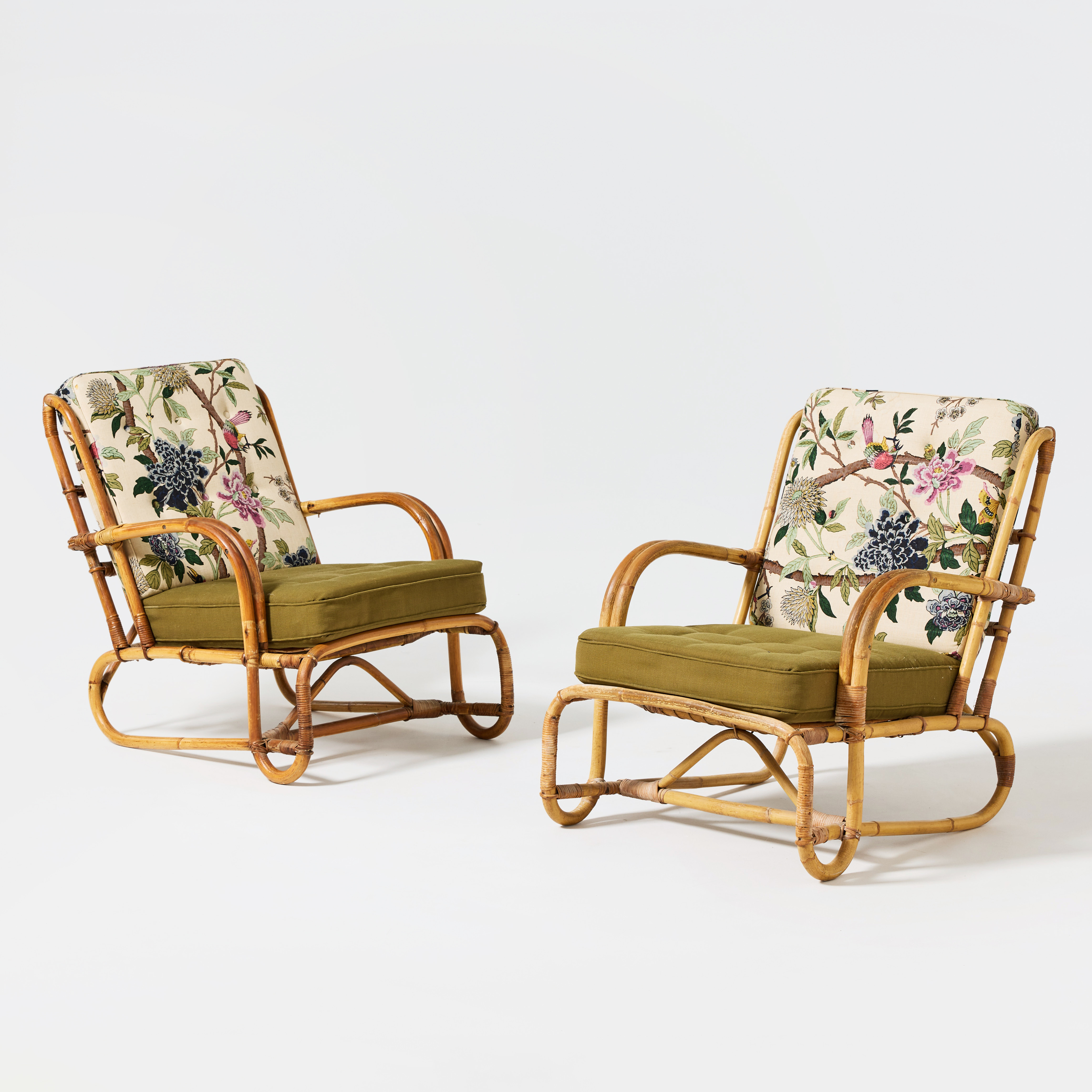 FÅTÖLJER, ett par, rotting, 1950/60-tal, lösa dynor, delvis klädda i GP & J Baker textilen "Hydrangea Bird".