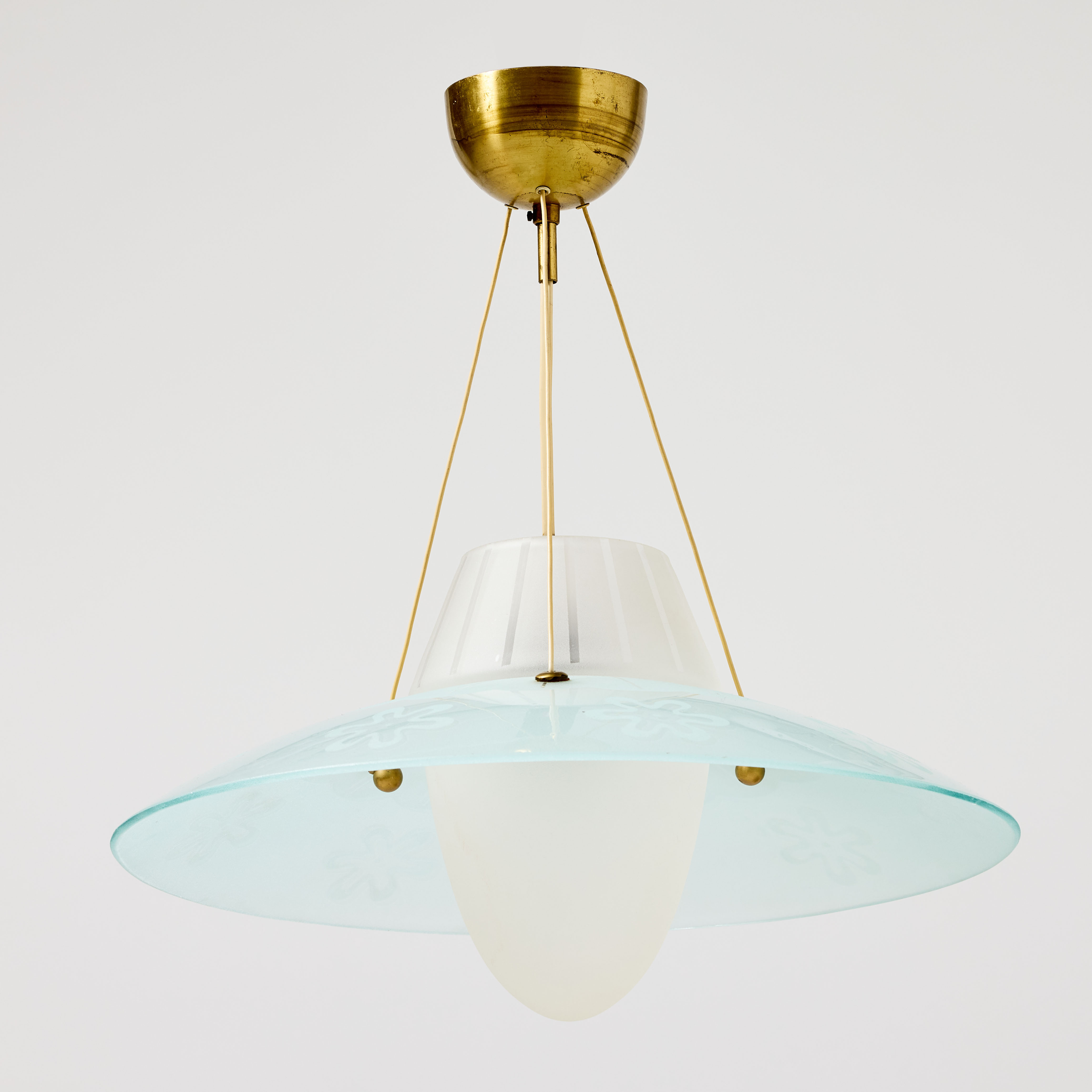 TAKLAMPA, Sverige, 1940/50-tal, Swedish Modern, mässing och glas med etsad dekor.