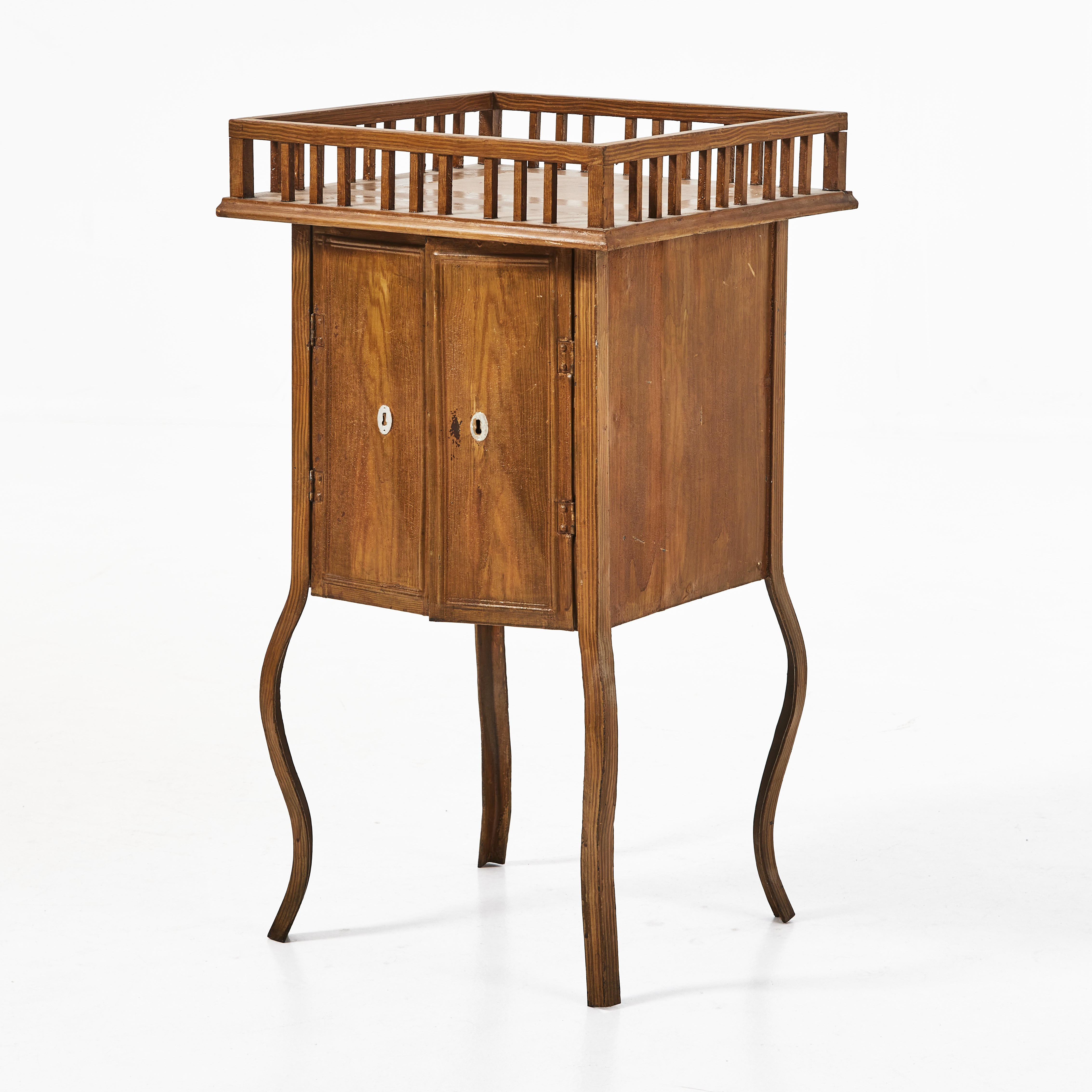 POTTSKÅP, sekelskifte 1900, ådringsmålad plåt och trä.