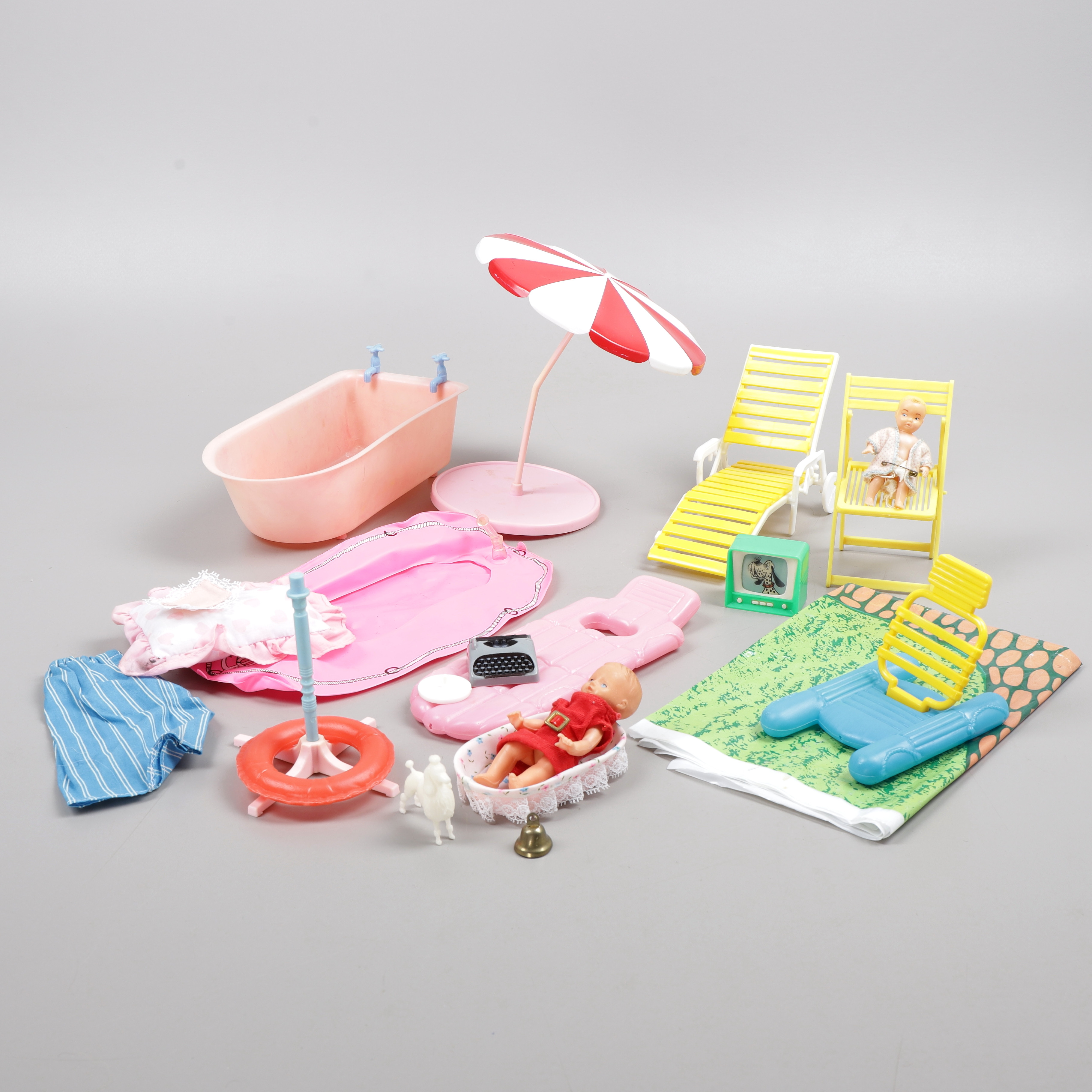 BARBIE, tillbehör till uteplats mm, 1960-tal.