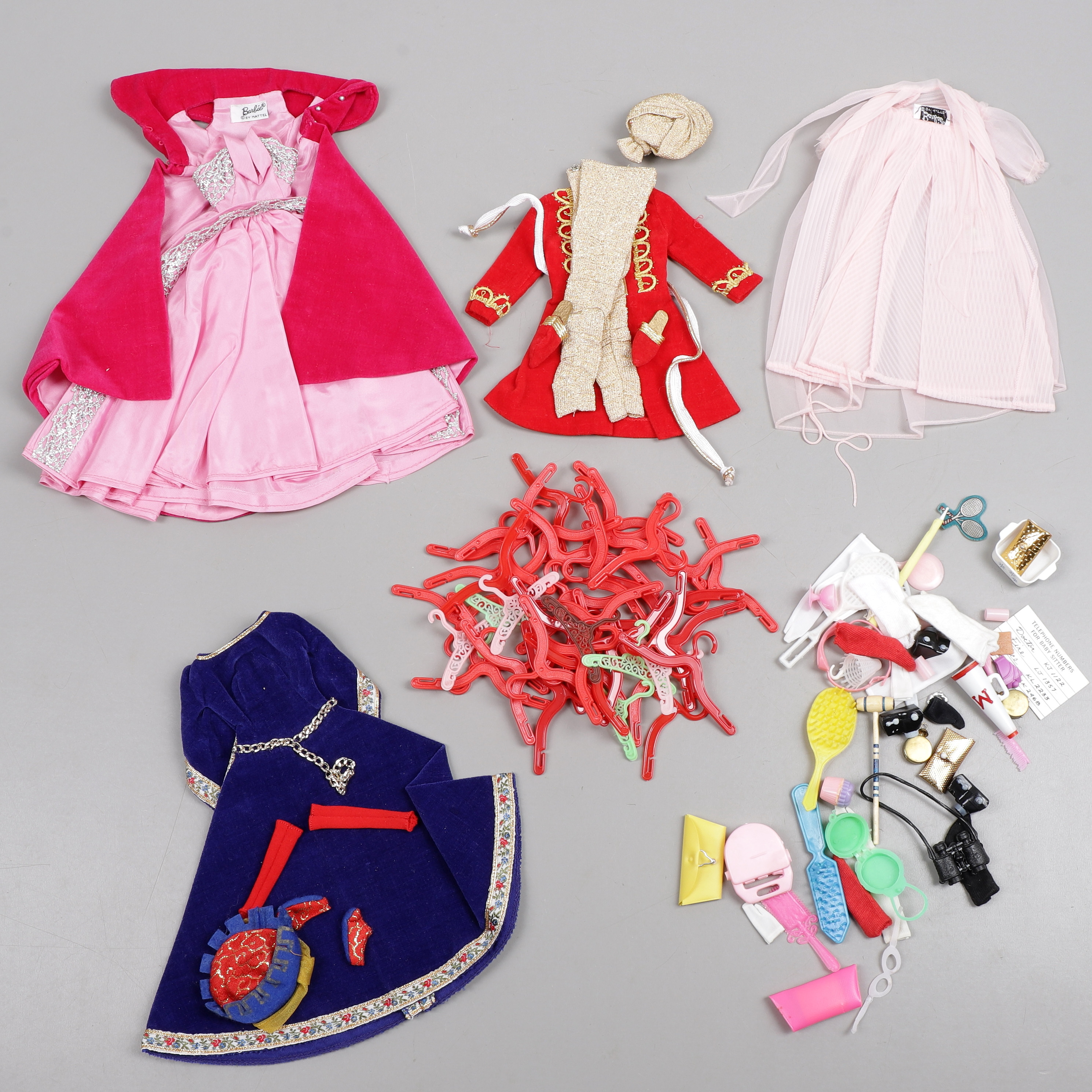 BARBIE, kläder och tillbehör, Mattel, 1960-tal.