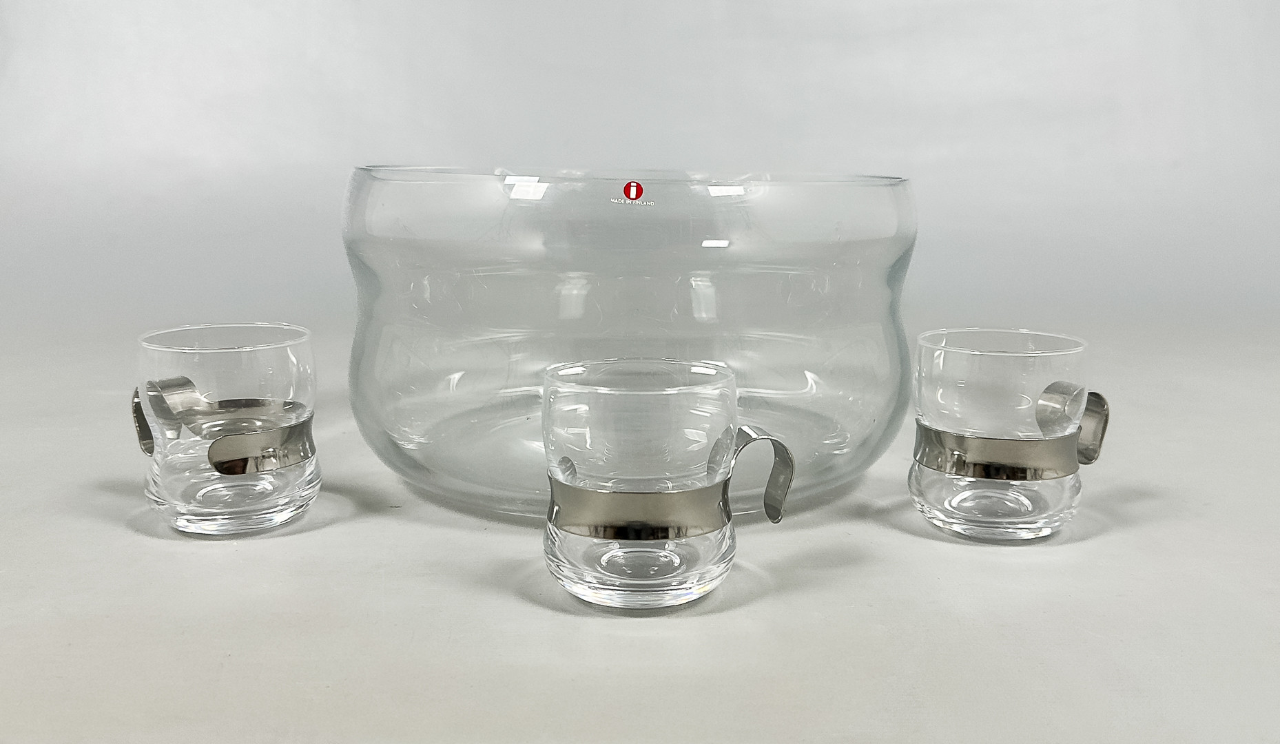 JORMA VENNOLA. BÅLSKÅL & GLAS, 4 delar, Iittala.