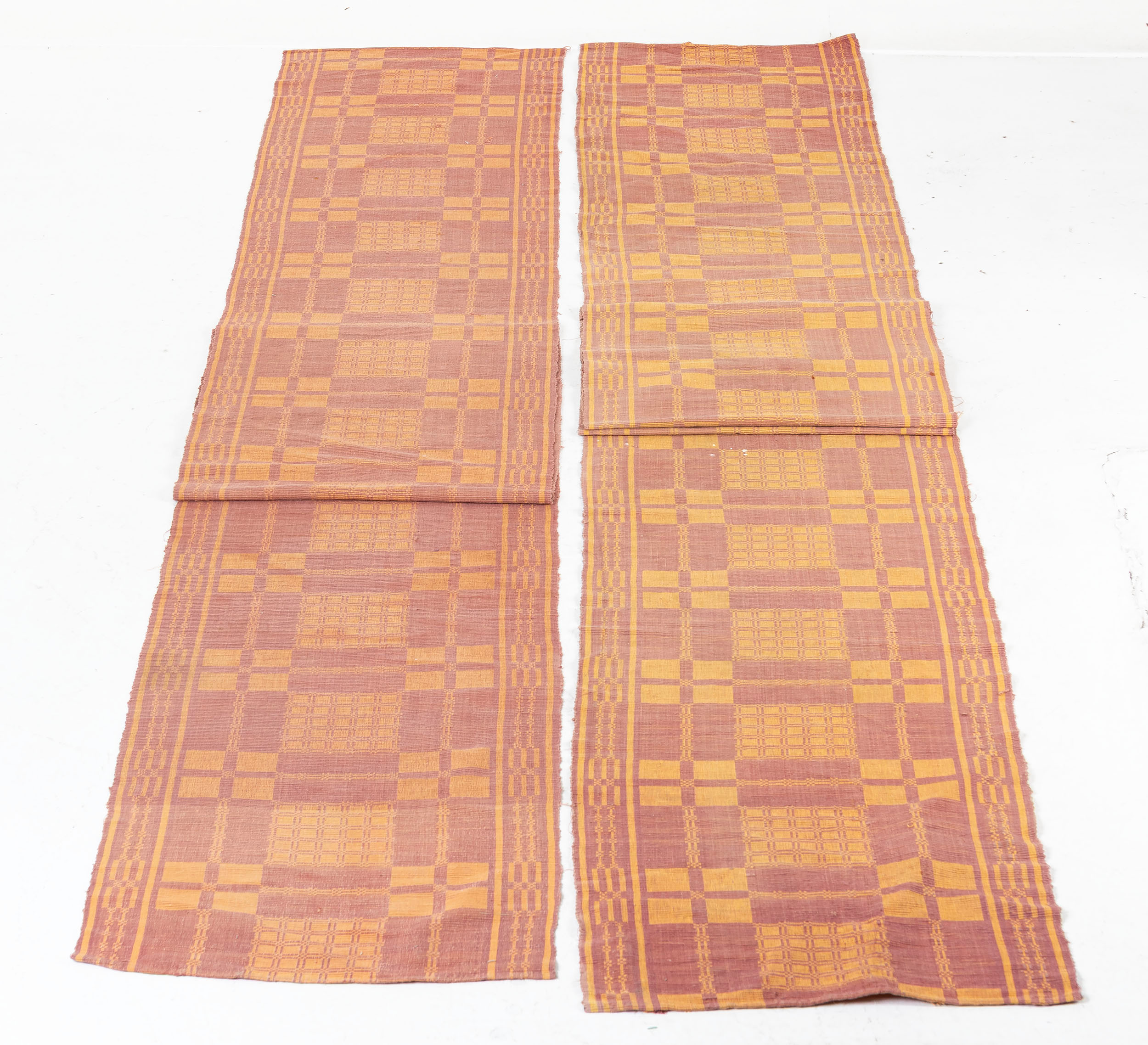 RIPSMATTOR, ett par ca 500 x 65 cm.