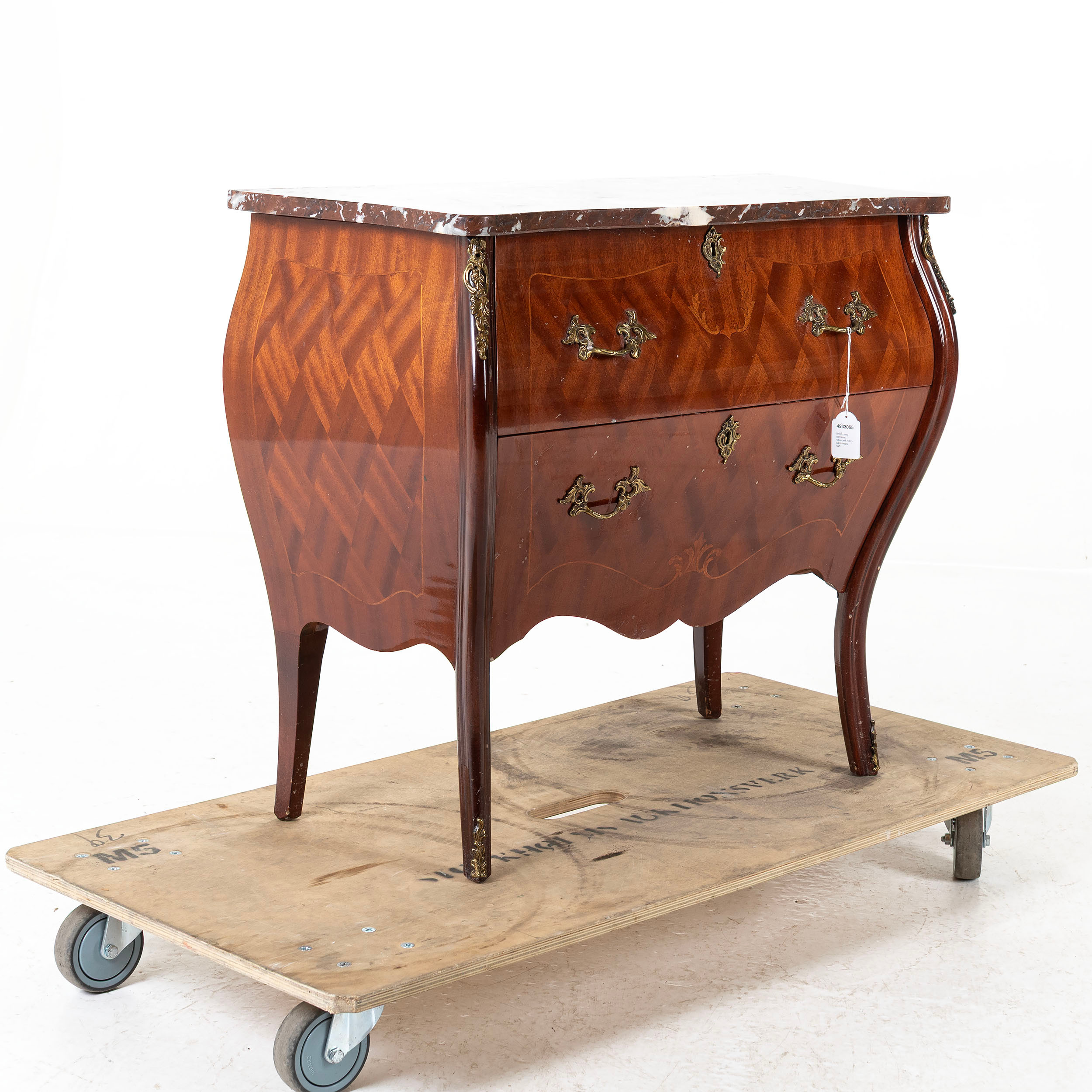 BYRÅ, med stenskiva, rokokostil, 1900-talets andra hälft.