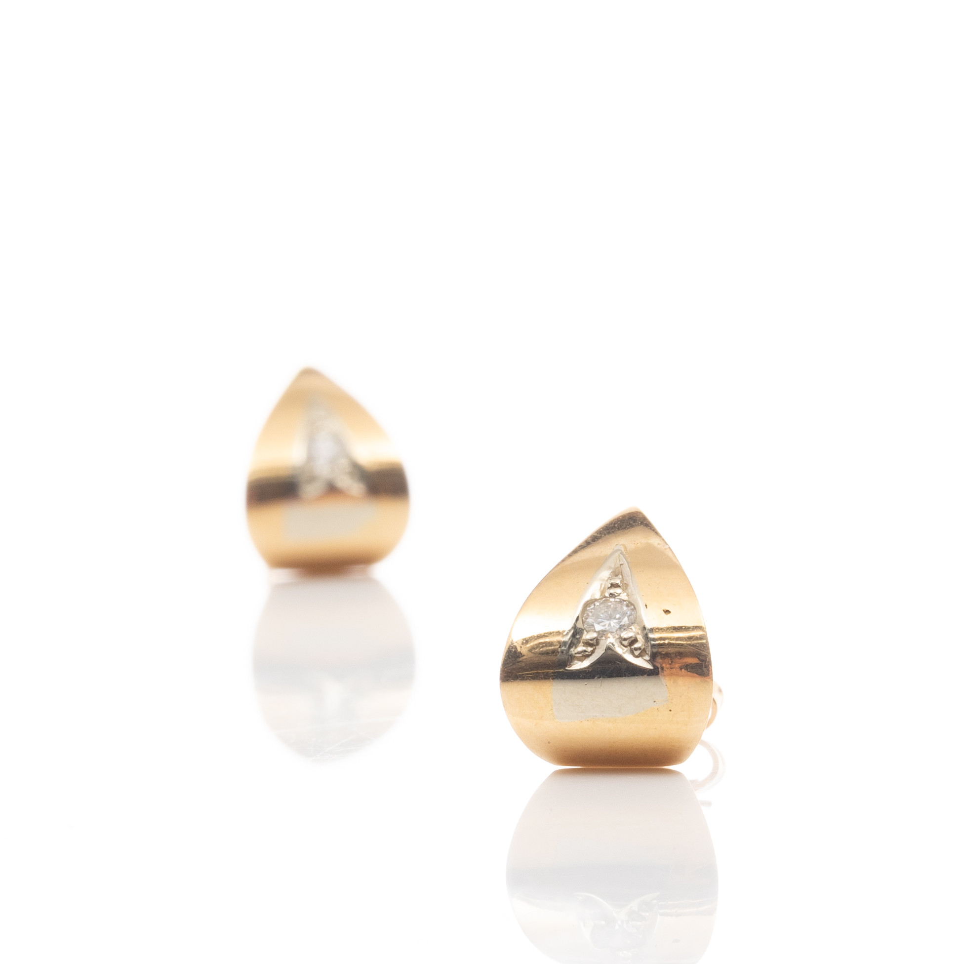 ÖRHÄNGEN i 18K rödguld med diamanter 0,06 ct.