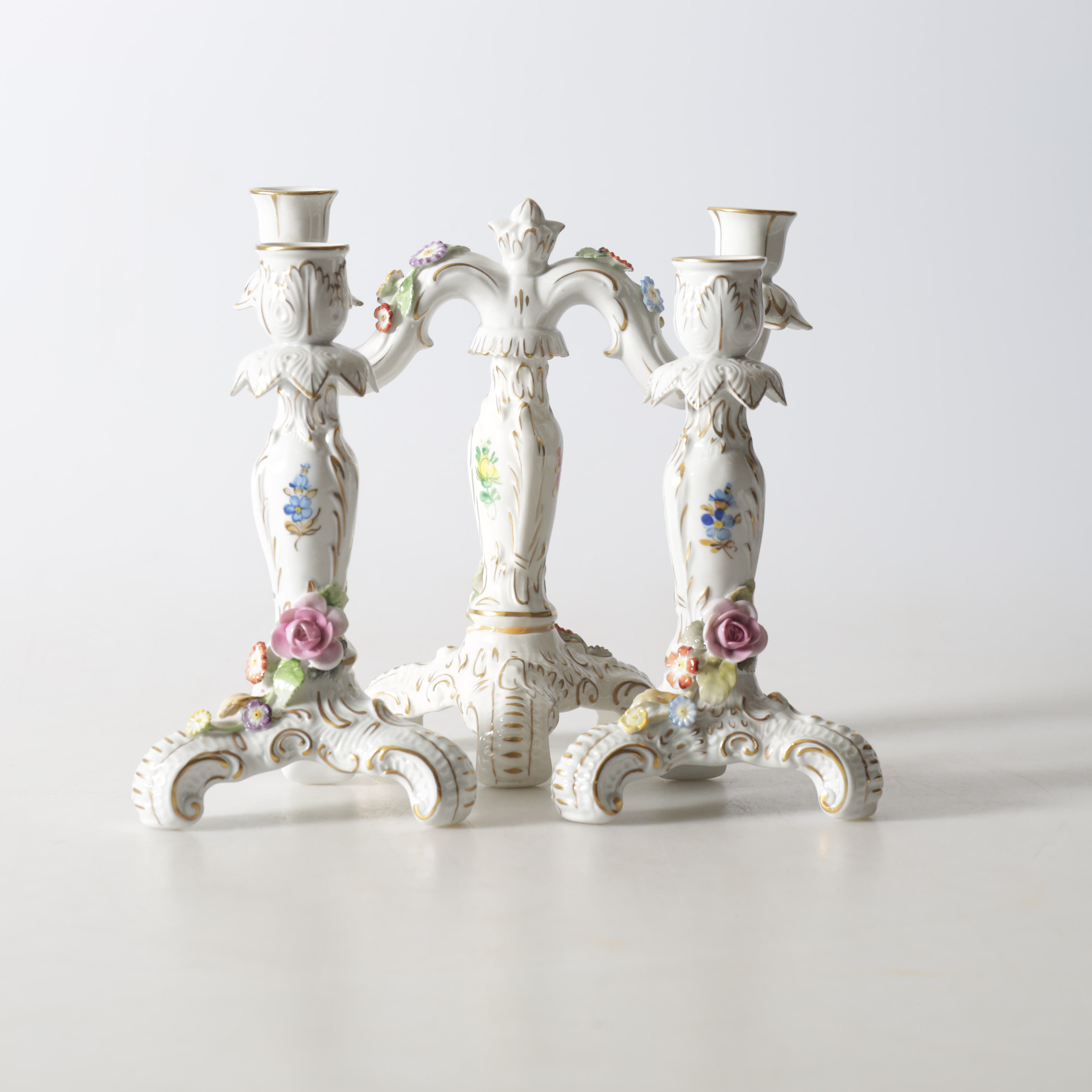 KANDELABER, samt ljusstakar, 3 delar, porslin, Von Schierholz, Tyskland, 1900-tal.