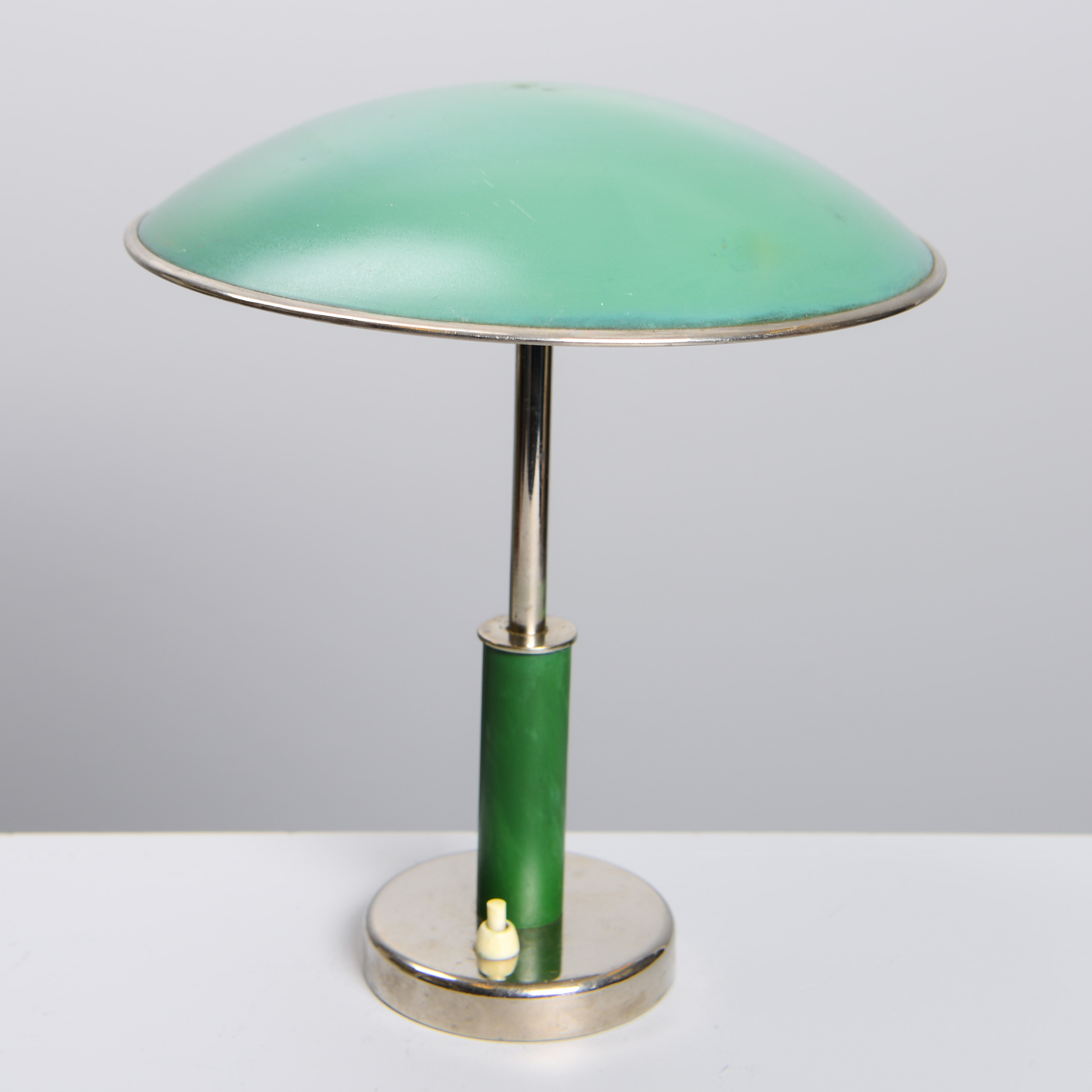 ERIK TIDSTRAND. Bordslampa, Nordiska Kompaniet, modell 28655, funkis, 1930-tal.